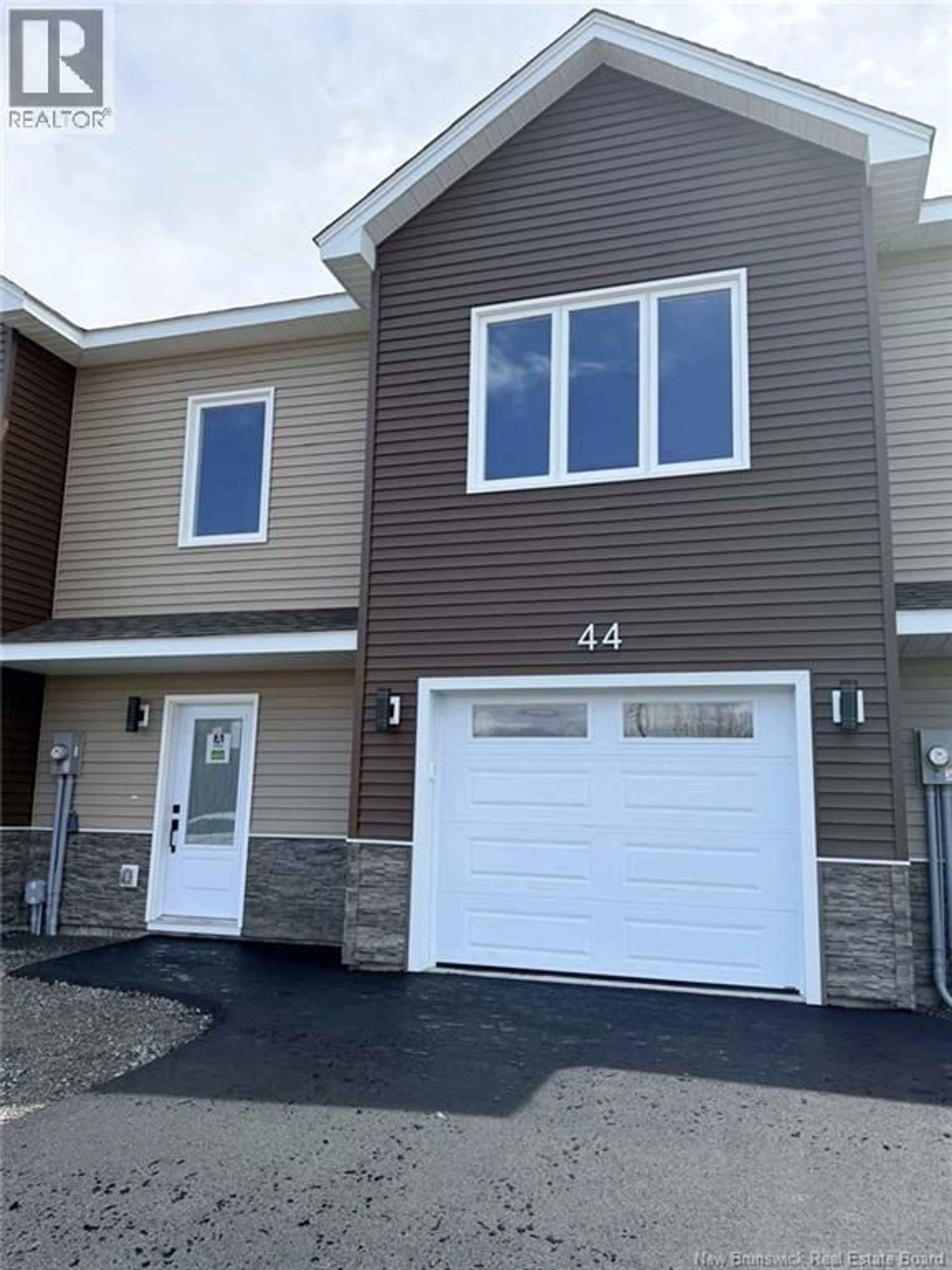 Home with vinyl exterior material, street for 44 OCEAN DRIVE, Saint John New Brunswick E2P1G4