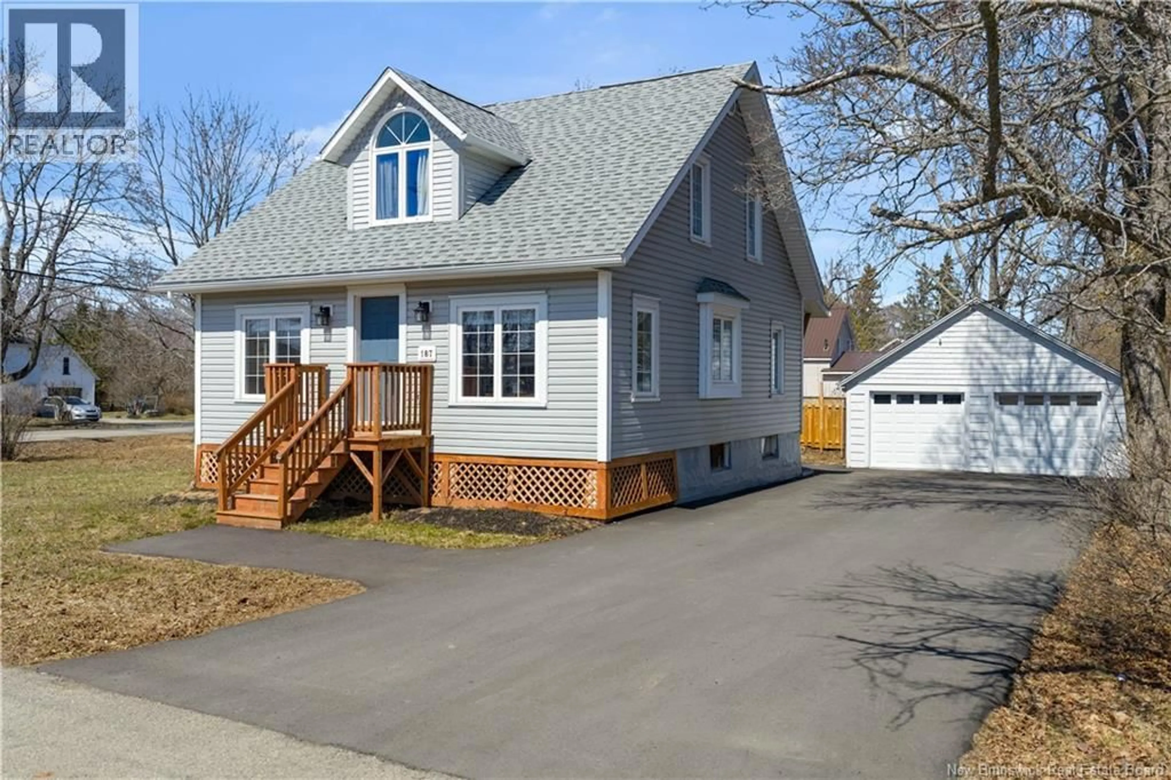 Home with vinyl exterior material, street for 187 ST. GEORGE STREET, Sussex New Brunswick E4E1G9