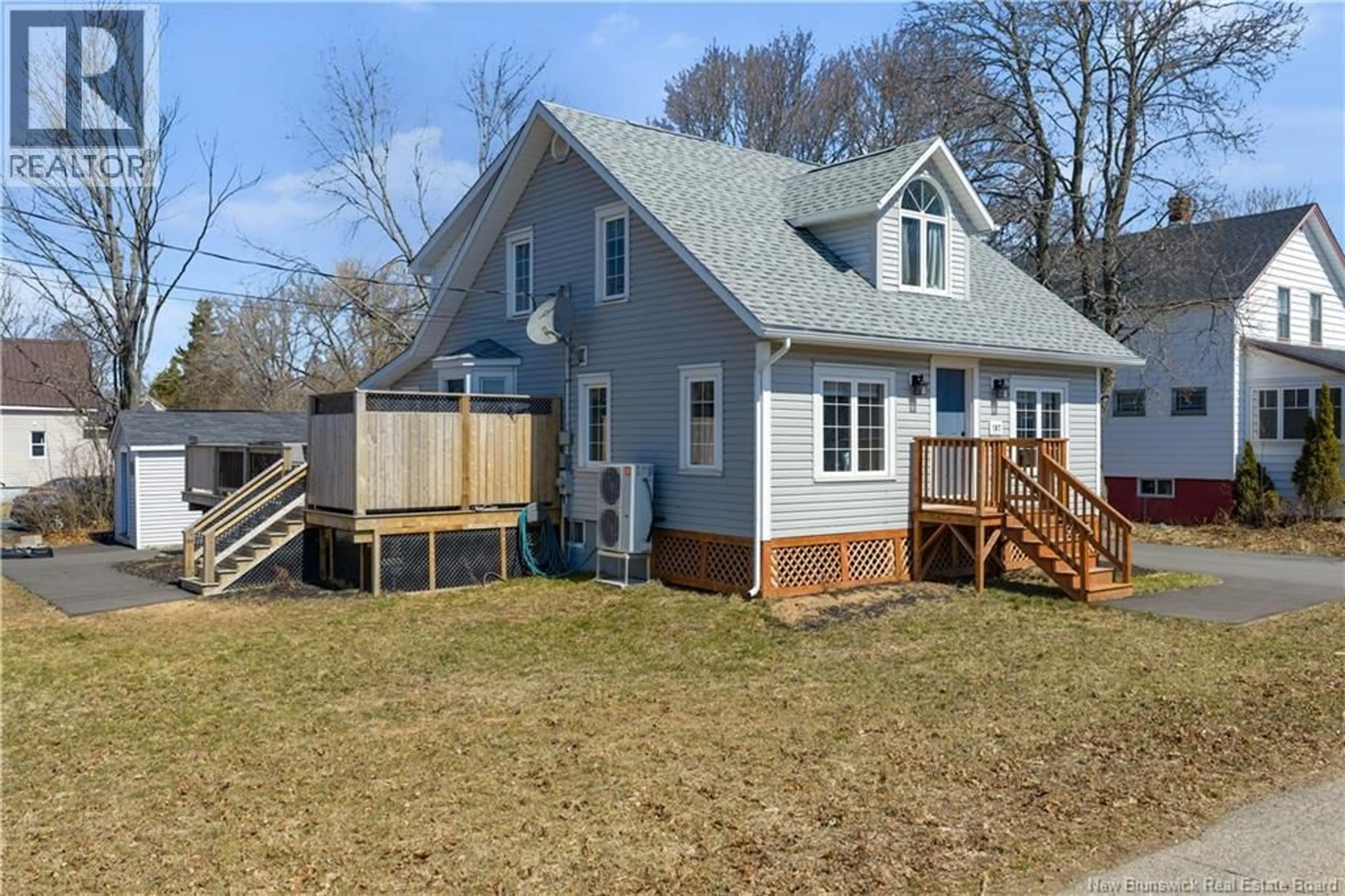 A pic from outside/outdoor area/front of a property/back of a property/a pic from drone, unknown for 187 ST. GEORGE STREET, Sussex New Brunswick E4E1G9
