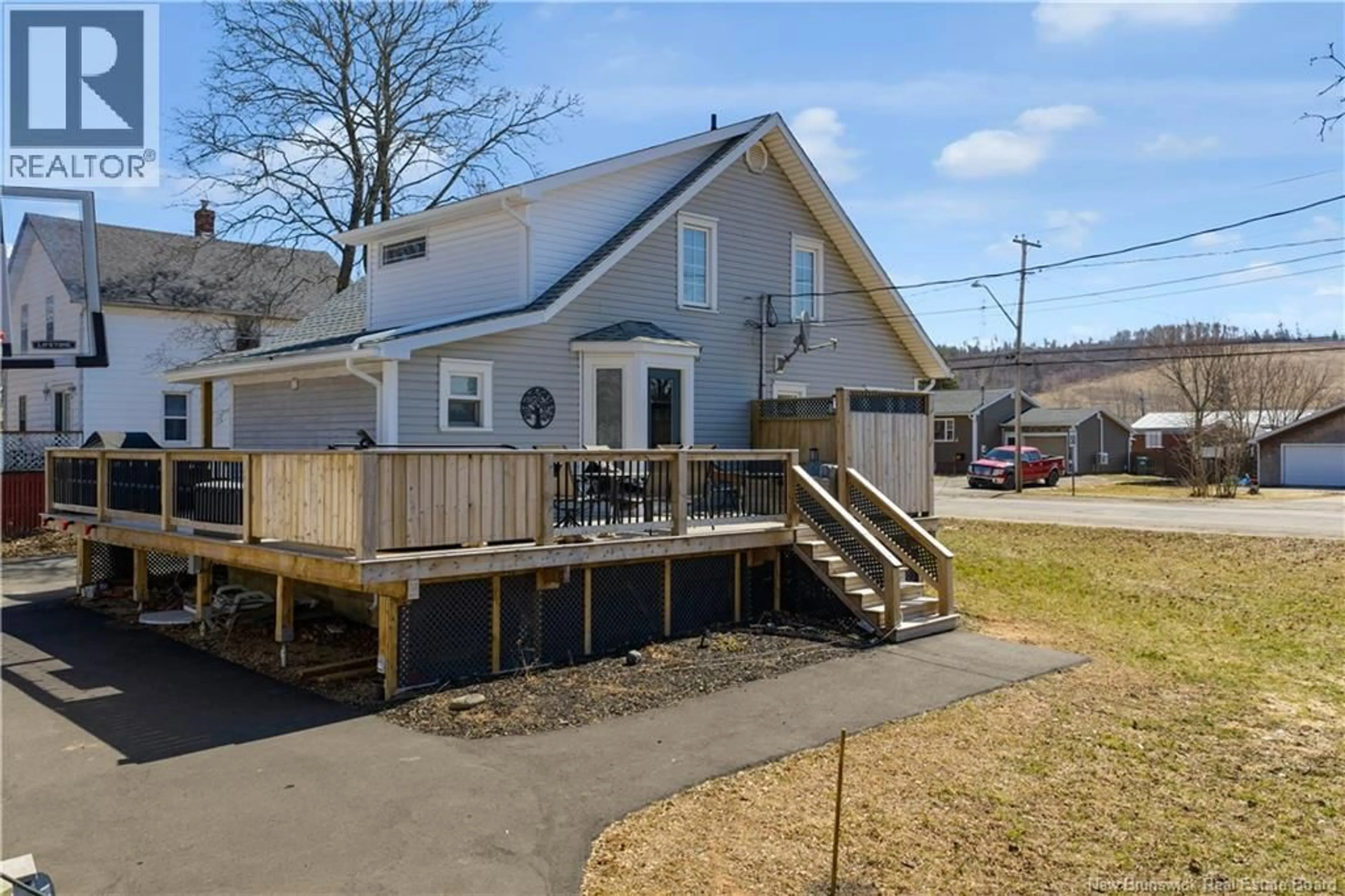 A pic from outside/outdoor area/front of a property/back of a property/a pic from drone, unknown for 187 ST. GEORGE STREET, Sussex New Brunswick E4E1G9