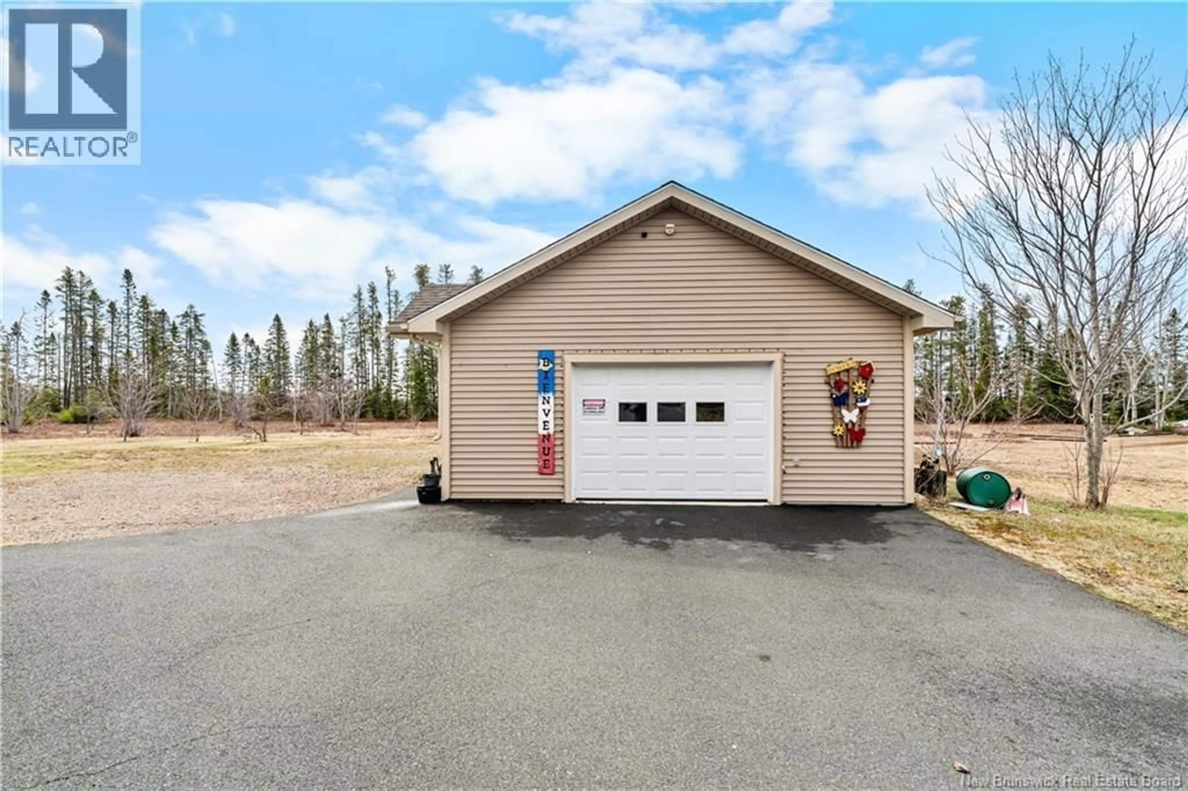 Indoor garage for 2386 ROUTE 160, Saint-Sauveur New Brunswick E8L1P7