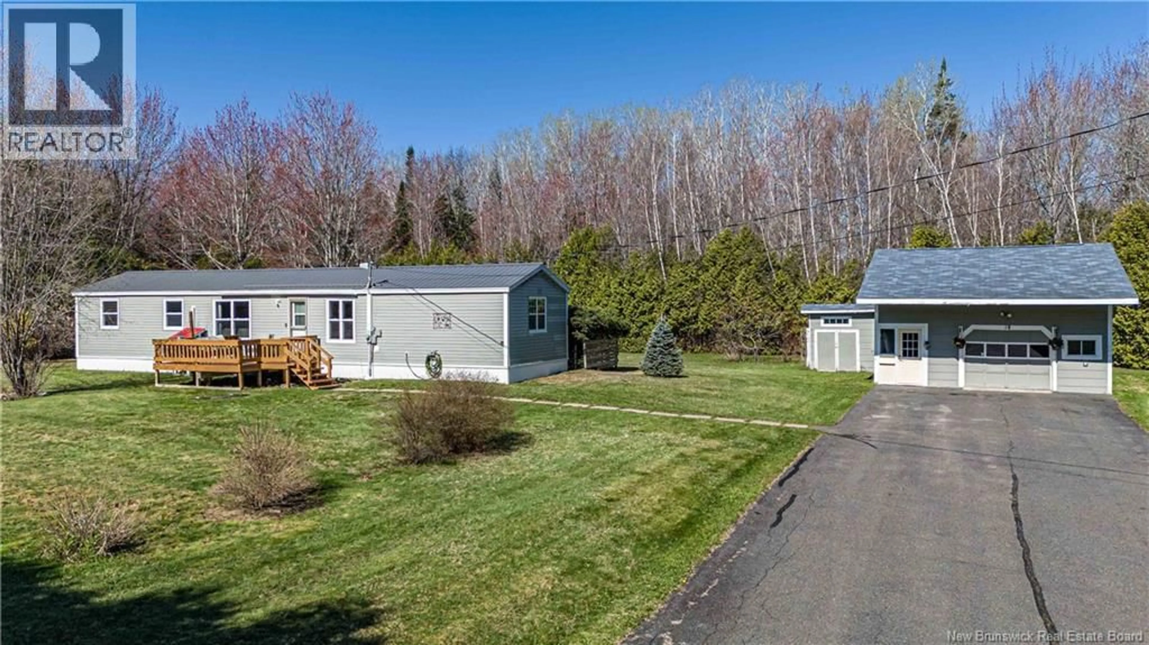 A pic from outside/outdoor area/front of a property/back of a property/a pic from drone, unknown for 18 CURRIE AVENUE, Burton New Brunswick E2V3K7