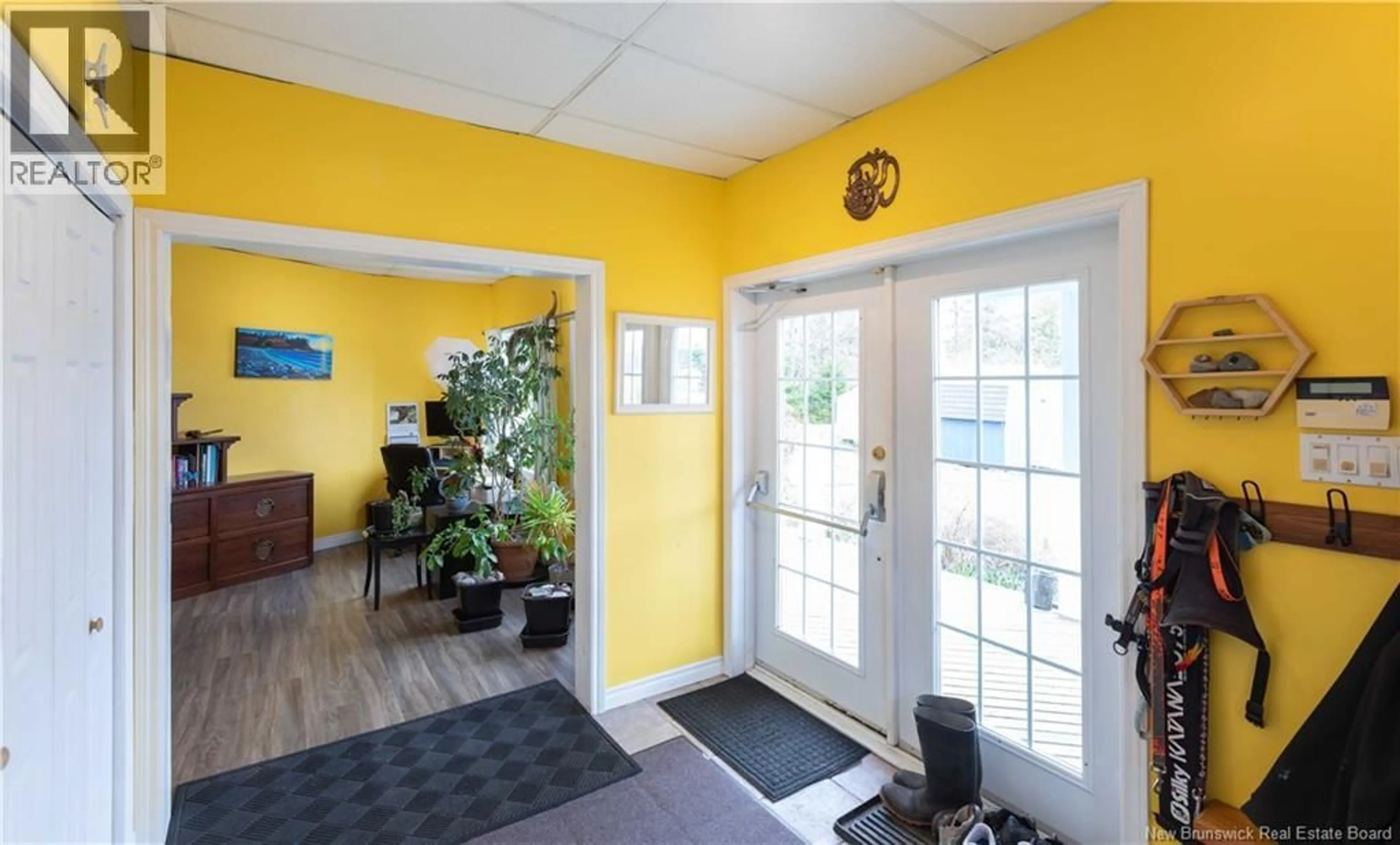 Indoor entryway for 18 CASEY DRIVE, St. Martins New Brunswick E5R2E6