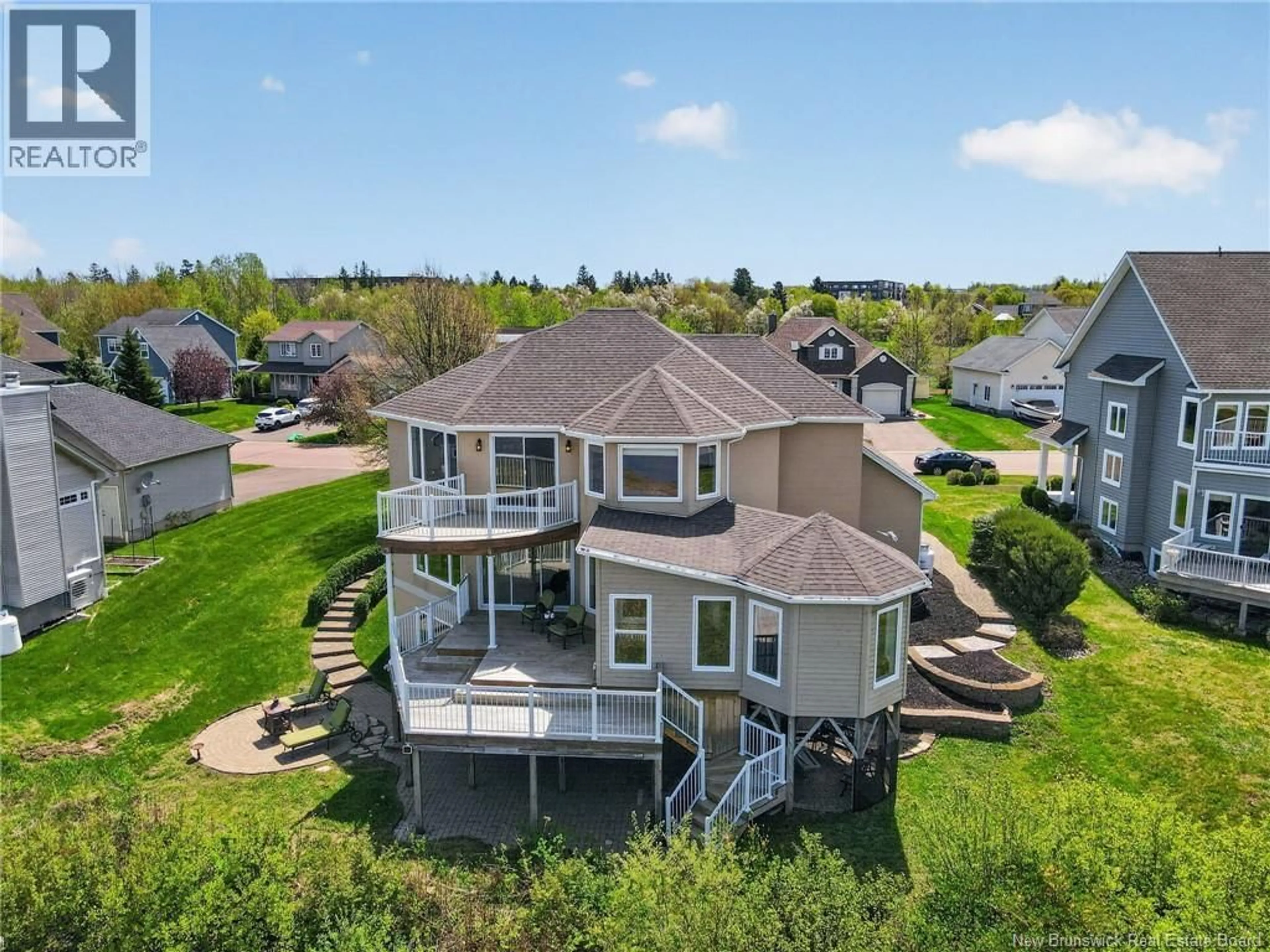 A pic from outside/outdoor area/front of a property/back of a property/a pic from drone, water/lake/river/ocean view for 488 WAYNE ST, Shediac New Brunswick E4P2W9