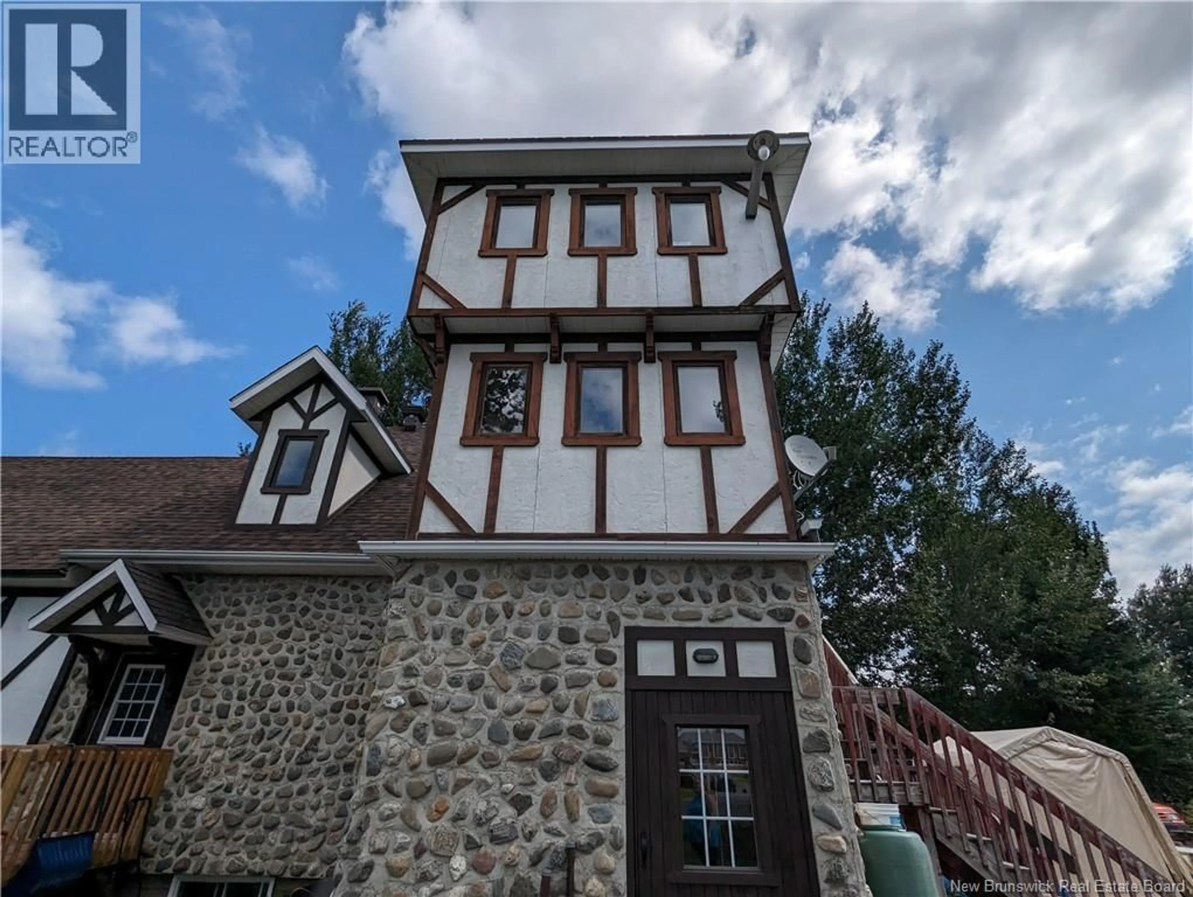 Home with brick exterior material, building for 223 ST-JEAN, Saint-Léonard New Brunswick E7E2G5
