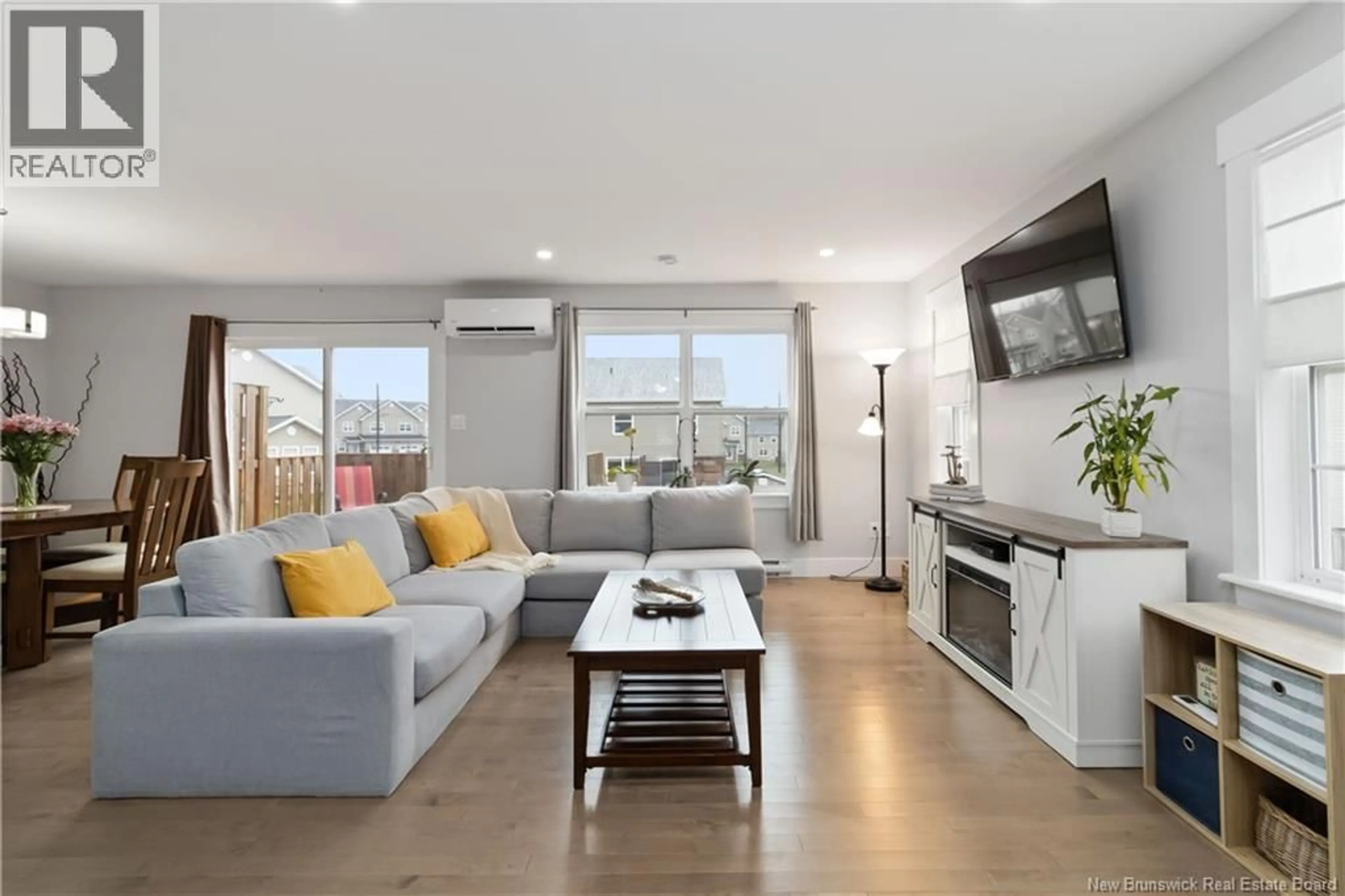 Living room with furniture, unknown for 92 BASTARACHE, Dieppe New Brunswick E1A6V6