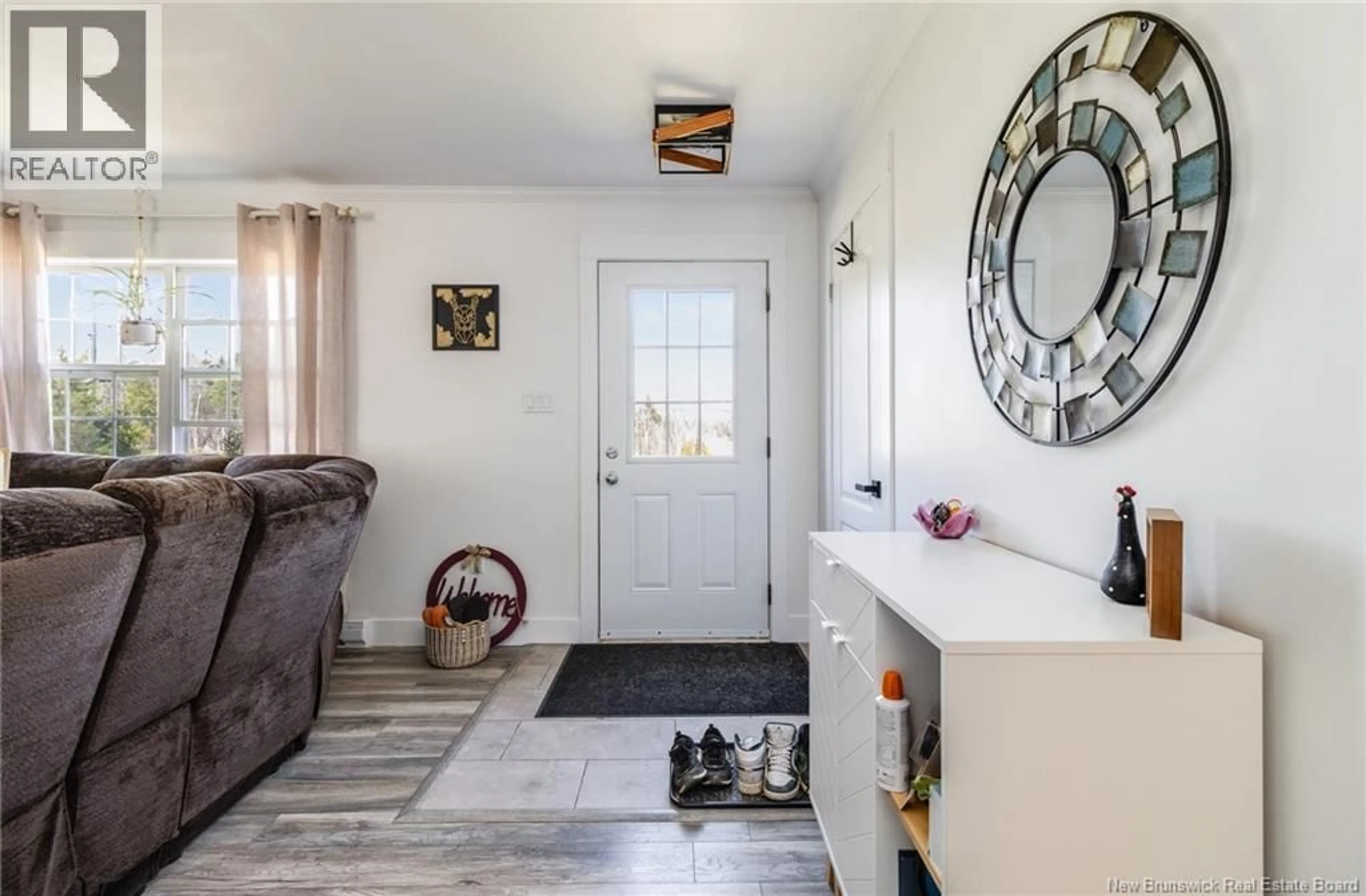 Indoor entryway for 35 HONEYWOOD DRIVE, Waasis New Brunswick E3B8Z9