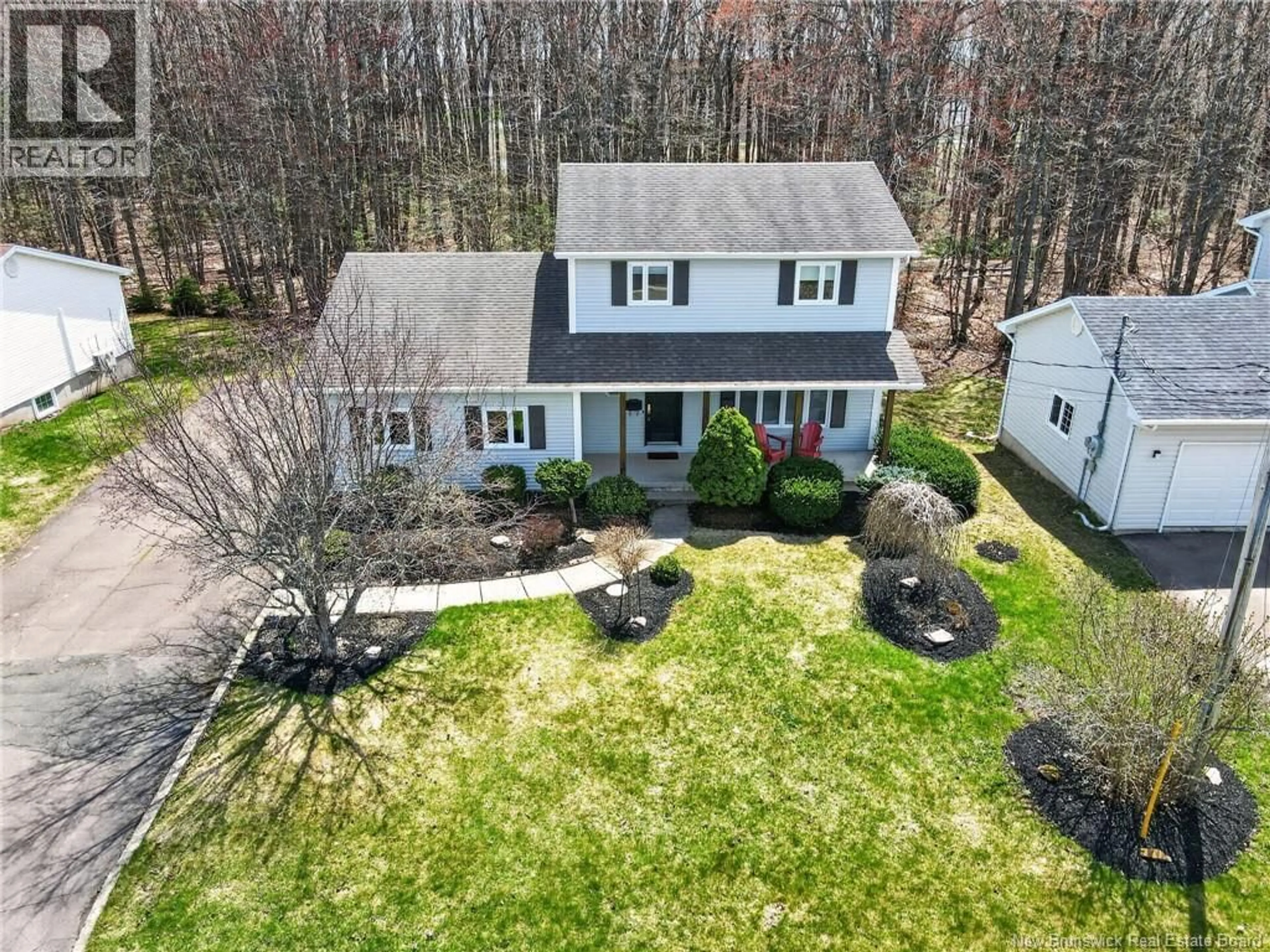 A pic from outside/outdoor area/front of a property/back of a property/a pic from drone, street for 44 MOREWOOD, Moncton New Brunswick E1A6L6