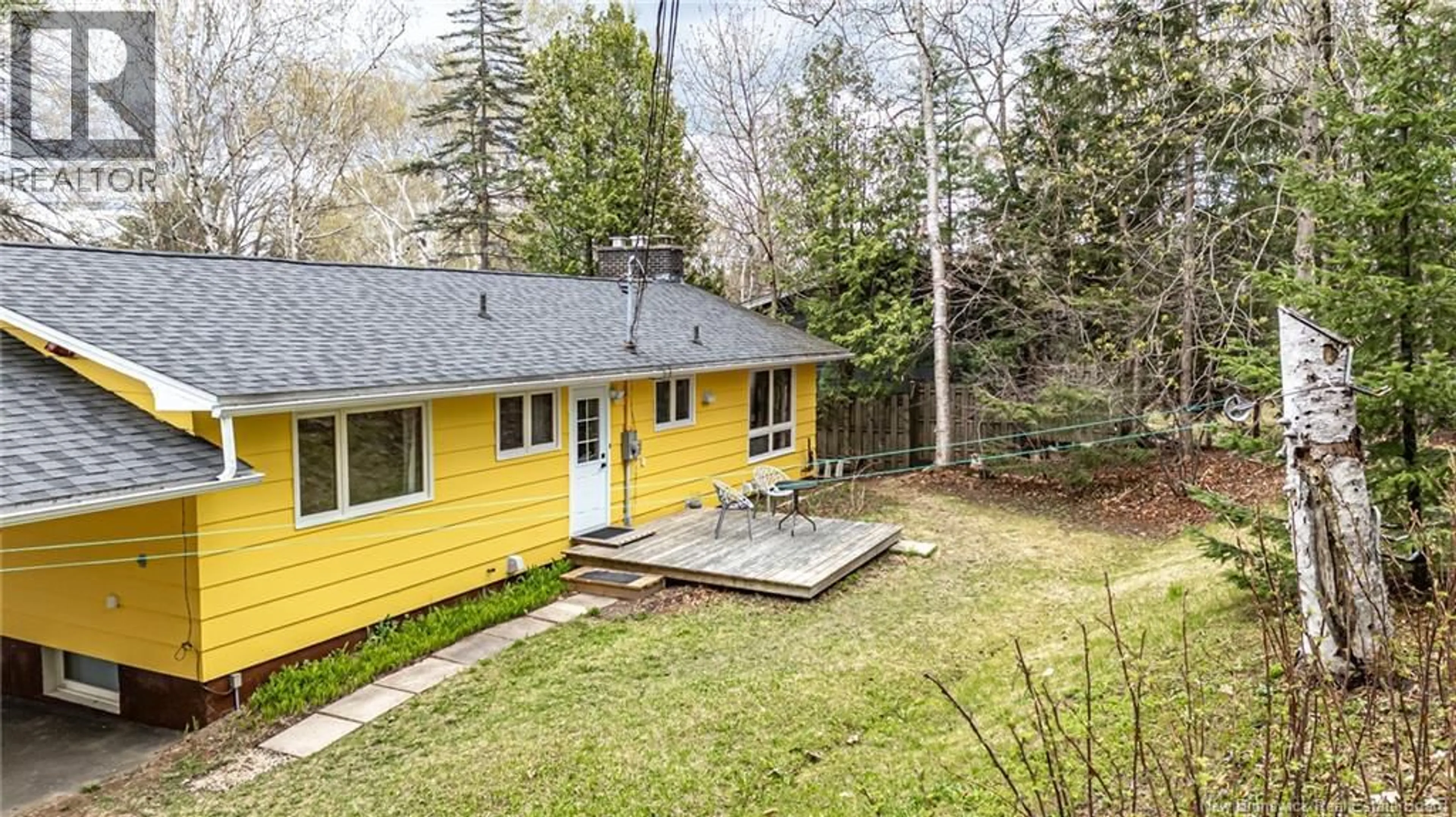 A pic from outside/outdoor area/front of a property/back of a property/a pic from drone, street for 89 PEMBROKE CRESCENT, Fredericton New Brunswick E3B2V1