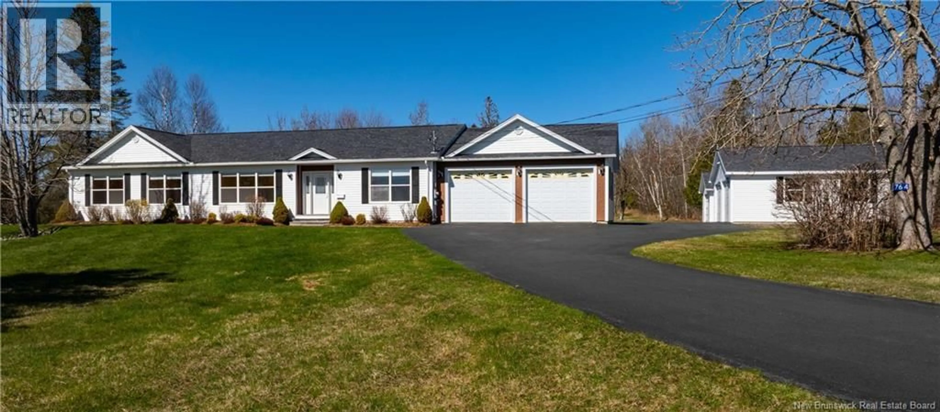 Home with vinyl exterior material, street for 764 BAYVIEW DRIVE, Saint Andrews New Brunswick E5B2N1