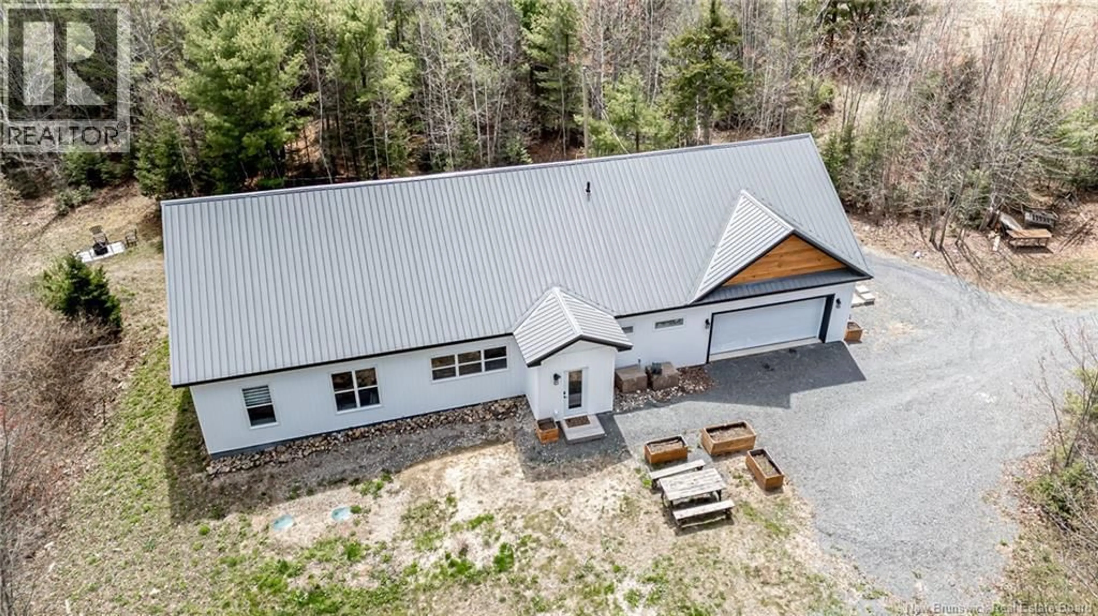 A pic from outside/outdoor area/front of a property/back of a property/a pic from drone, unknown for 1571 101 ROUTE ROUTE, Nasonworth New Brunswick E3C2E2