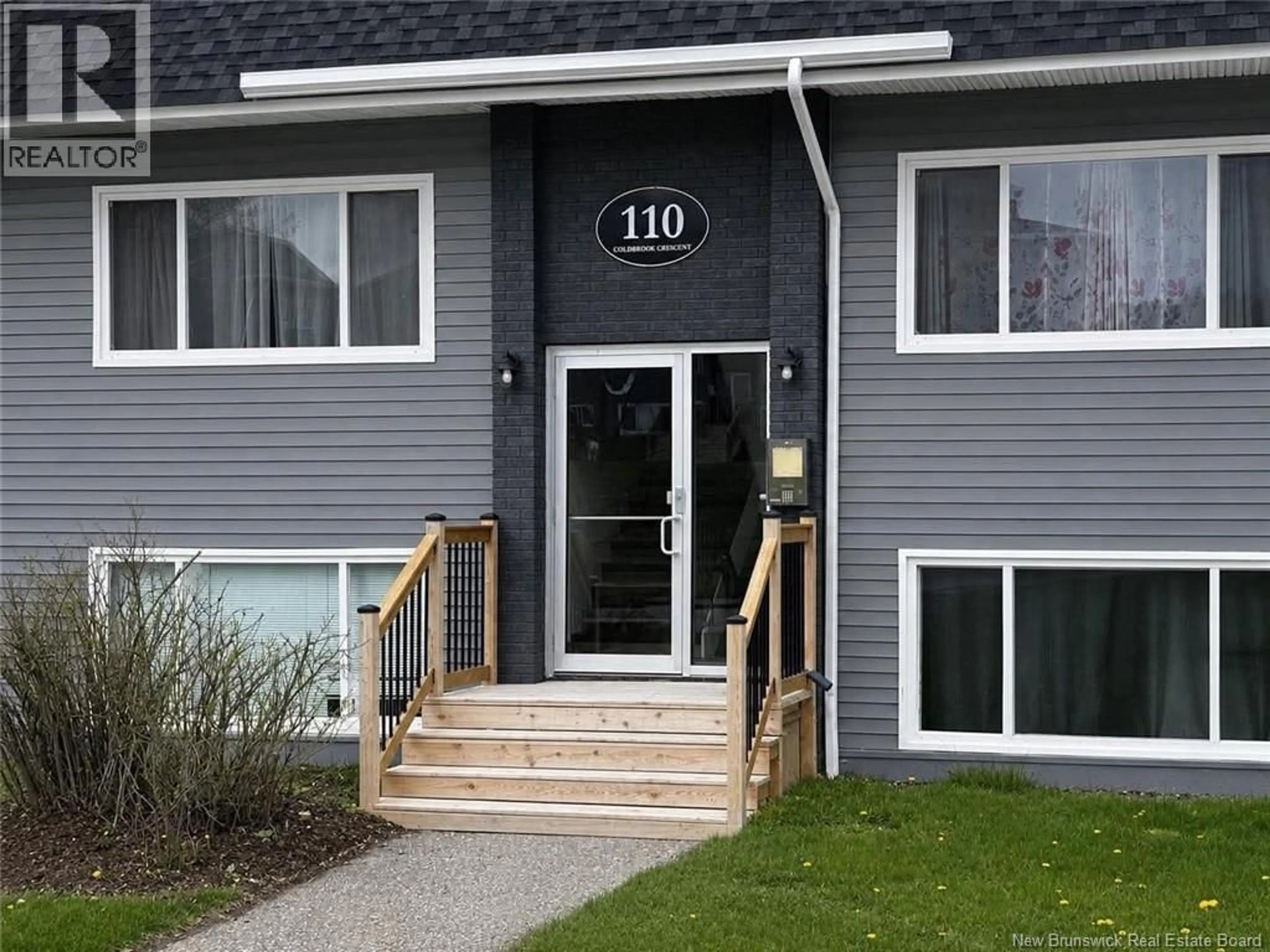 Home with vinyl exterior material, street for 09 - 110 COLDBROOK CRESCENT, Saint John New Brunswick E2J3Z4