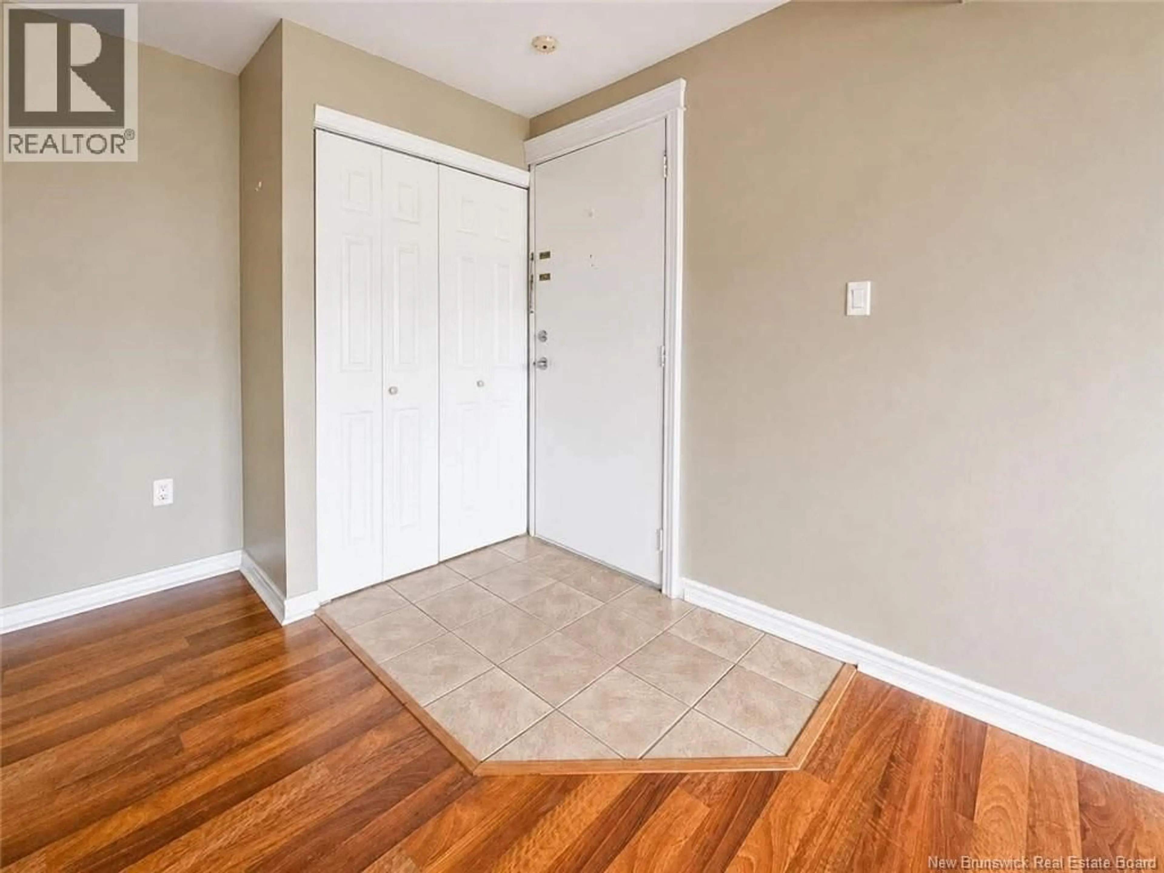 Indoor entryway for 09 - 110 COLDBROOK CRESCENT, Saint John New Brunswick E2J3Z4
