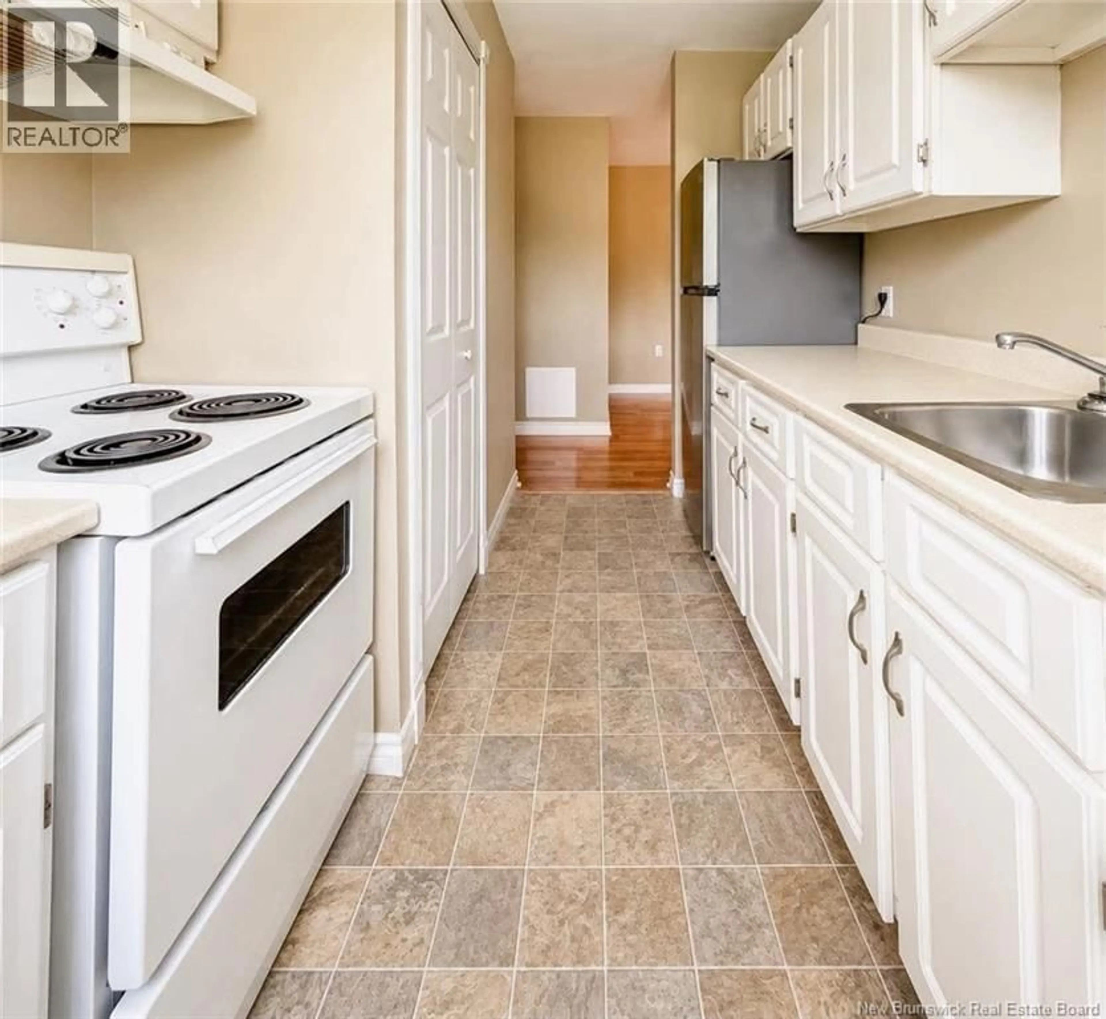 Standard kitchen, unknown for 09 - 110 COLDBROOK CRESCENT, Saint John New Brunswick E2J3Z4