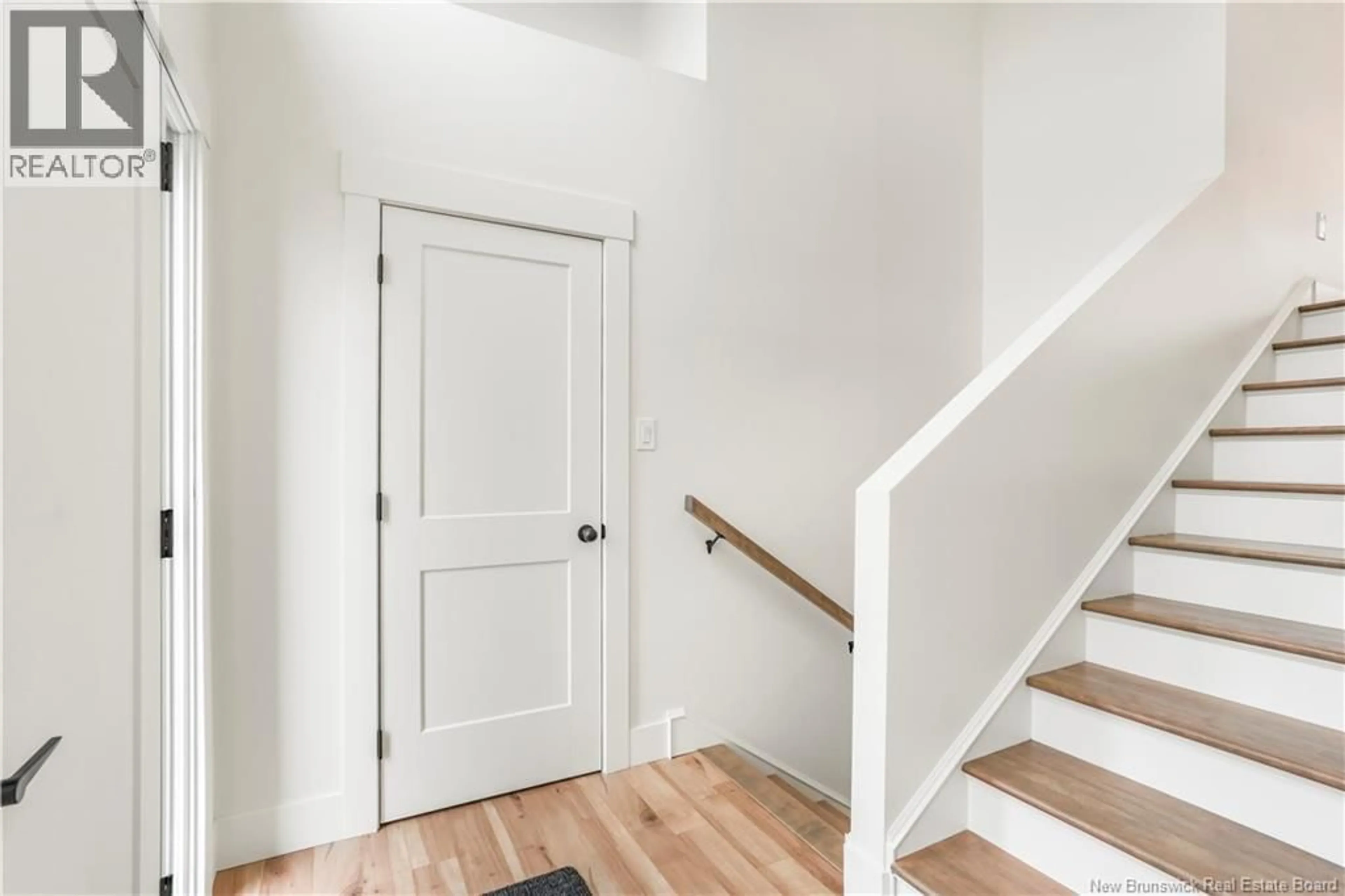 Indoor entryway for 141 REGIMENT CREEK AVENUE, Fredericton New Brunswick E3G0G3