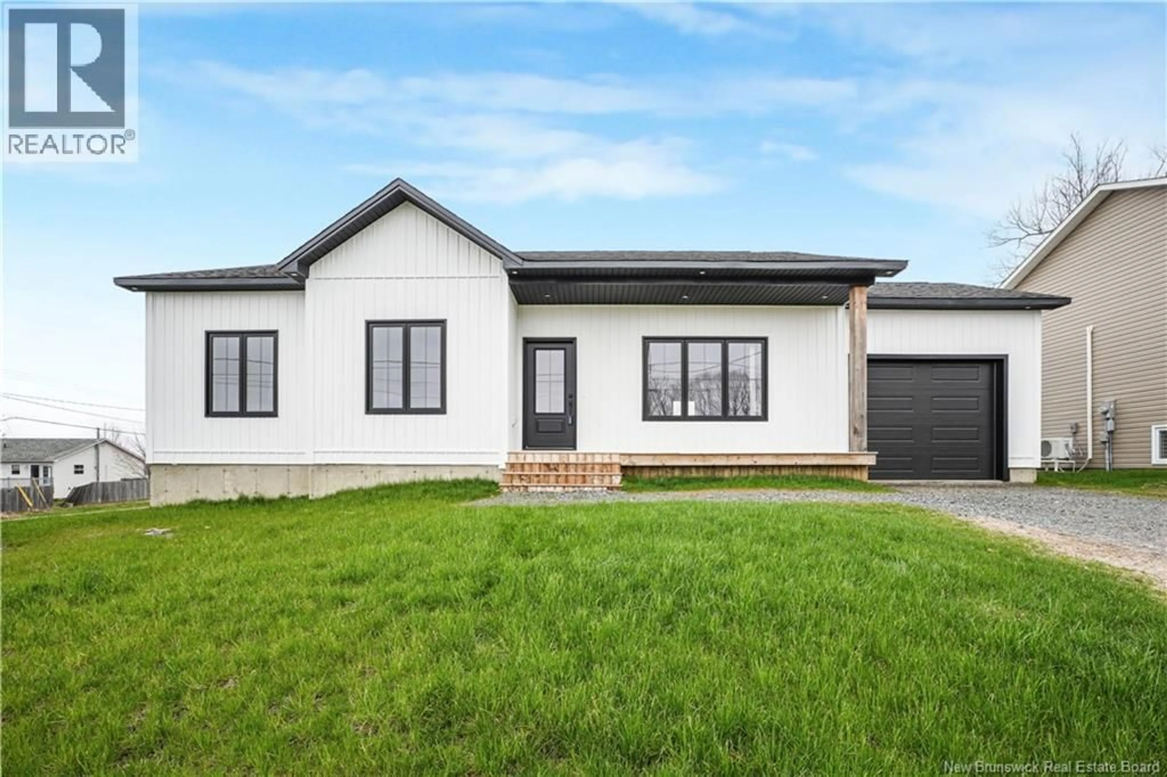 Home with vinyl exterior material, building for 201 GILRIDGE DRIVE, Fredericton New Brunswick E3G9W7