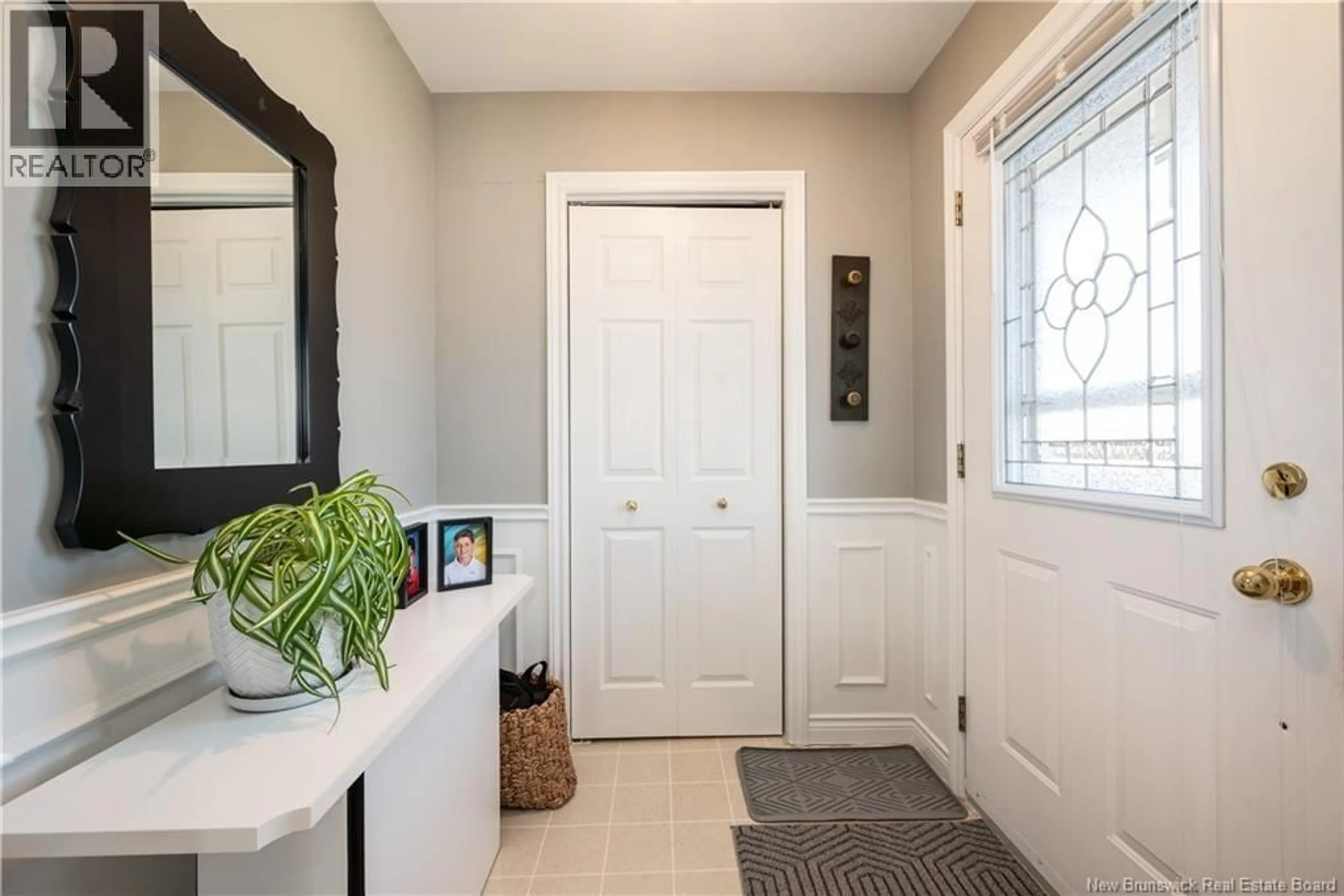 Indoor entryway for 343 BEAUSEJOUR STREET, Dieppe New Brunswick E1A1Y5
