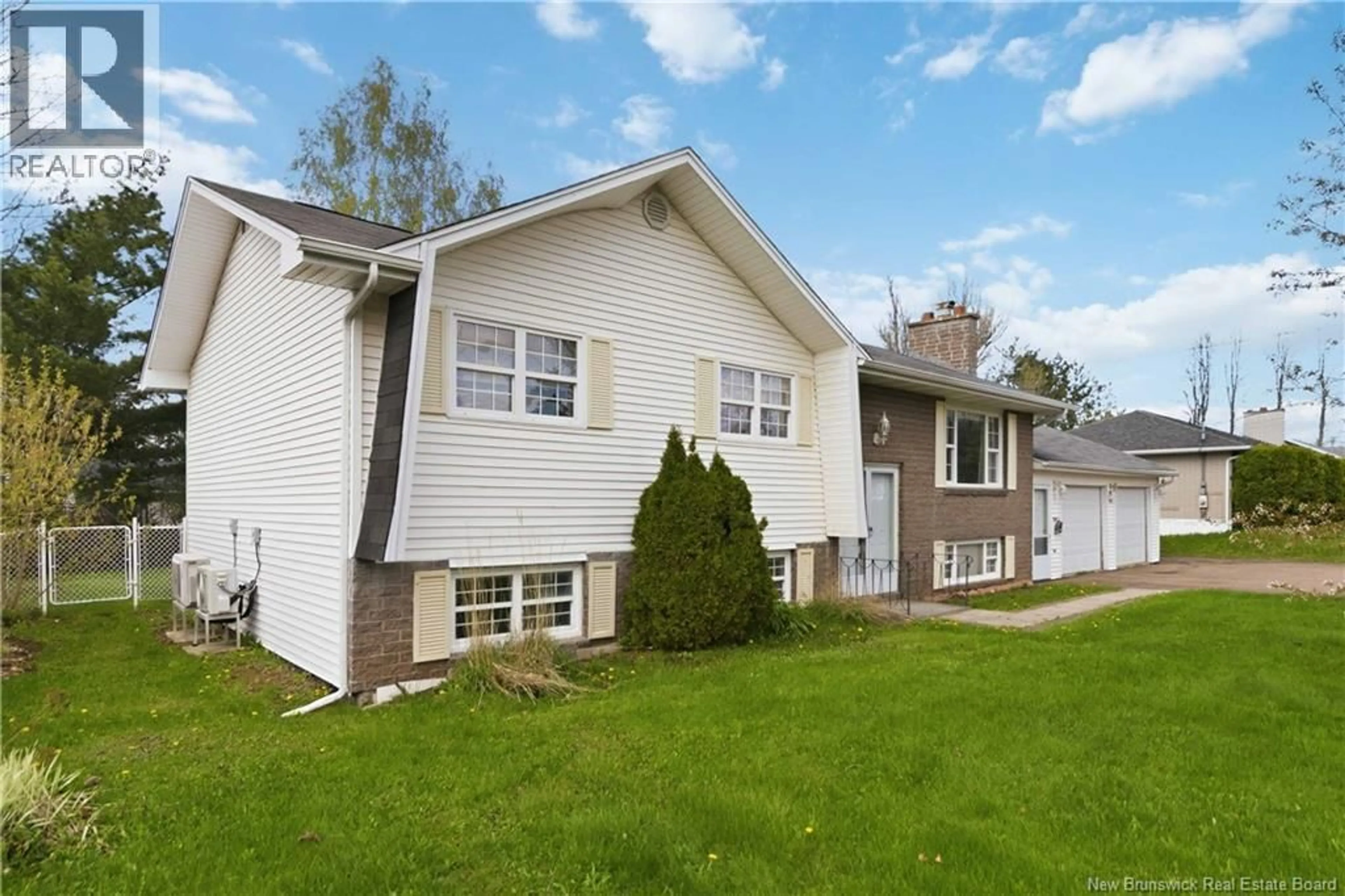 Home with vinyl exterior material, unknown for 227 CHARTERSVILLE ROAD, Dieppe New Brunswick E1A1K3