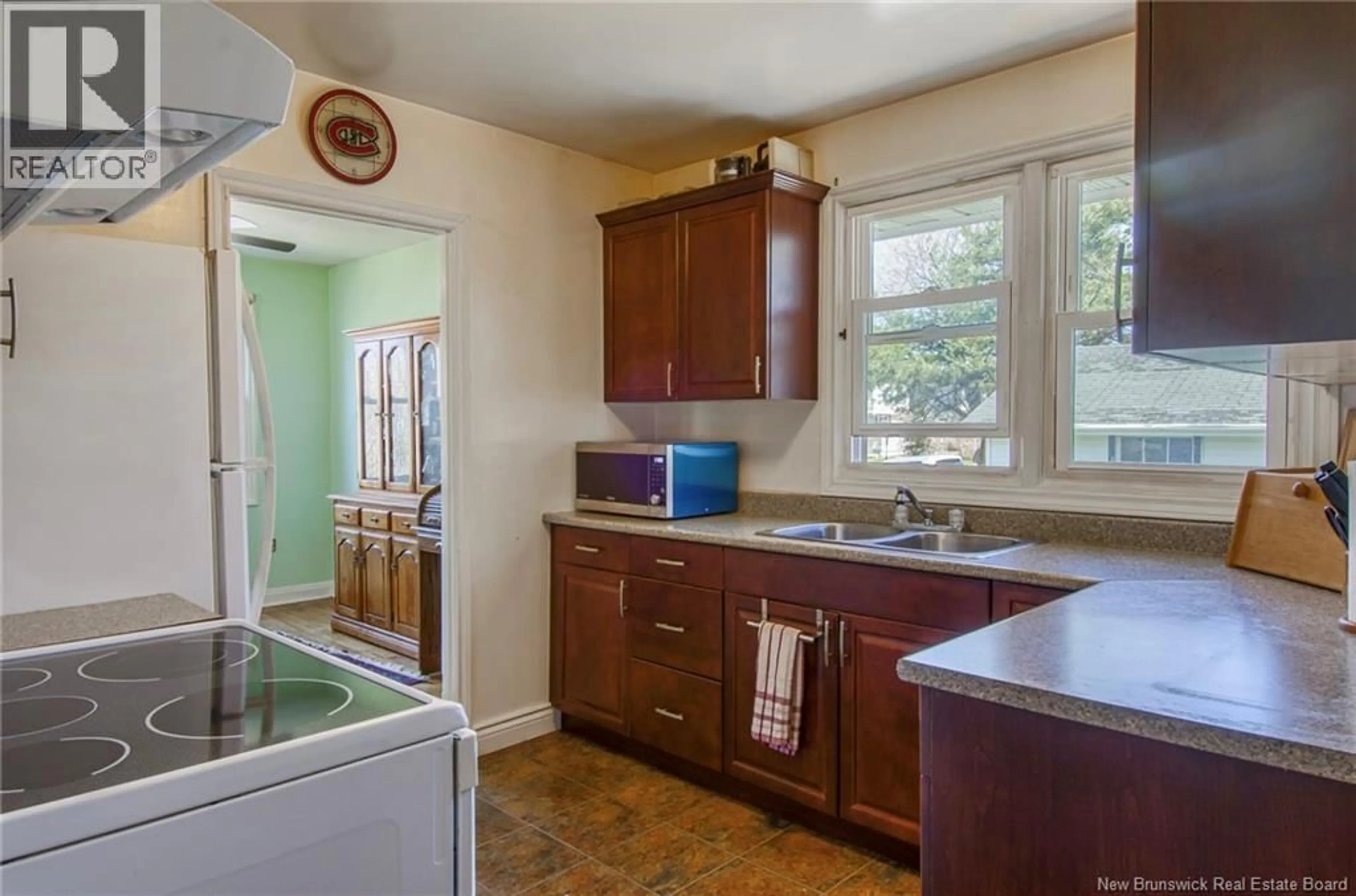 Standard kitchen, ceramic/tile floor for 14 SILVER CRESCENT, Saint John New Brunswick E2J3G3