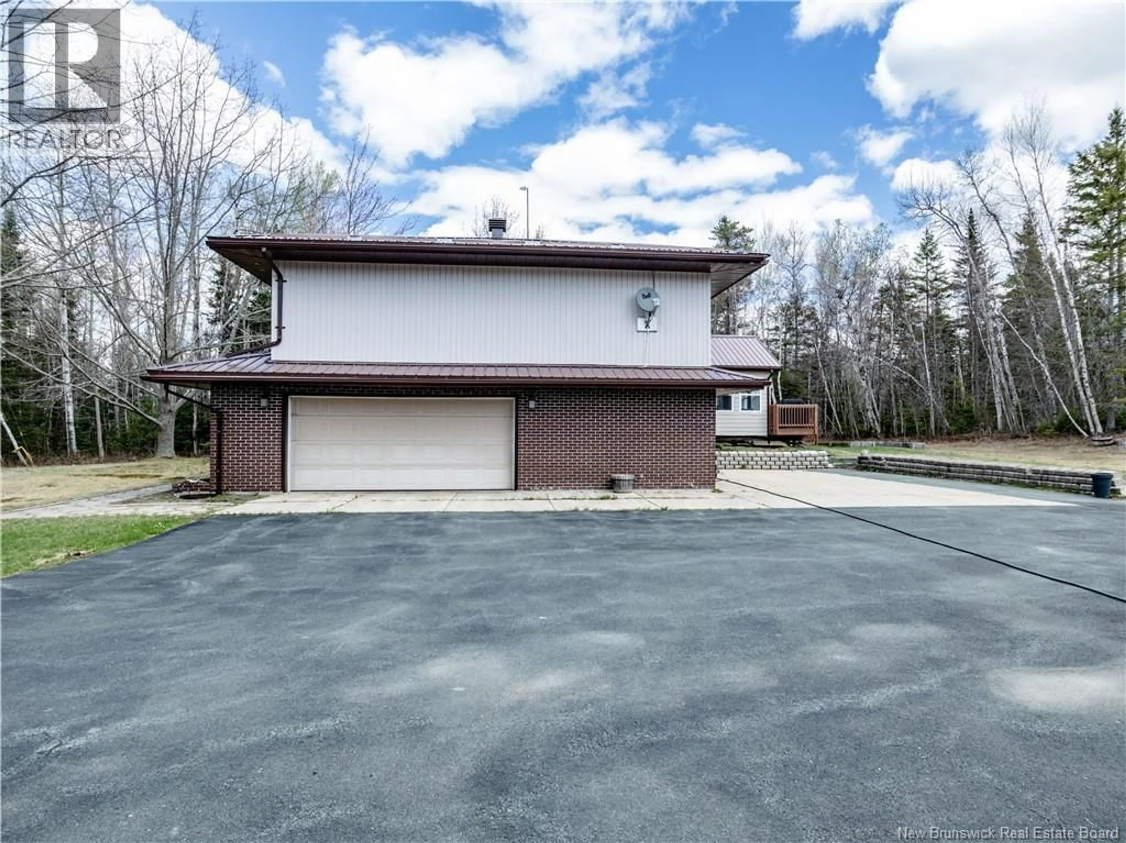 Indoor garage for 2239 PLEASANT RIDGE, Rogersville New Brunswick E4Y1B4