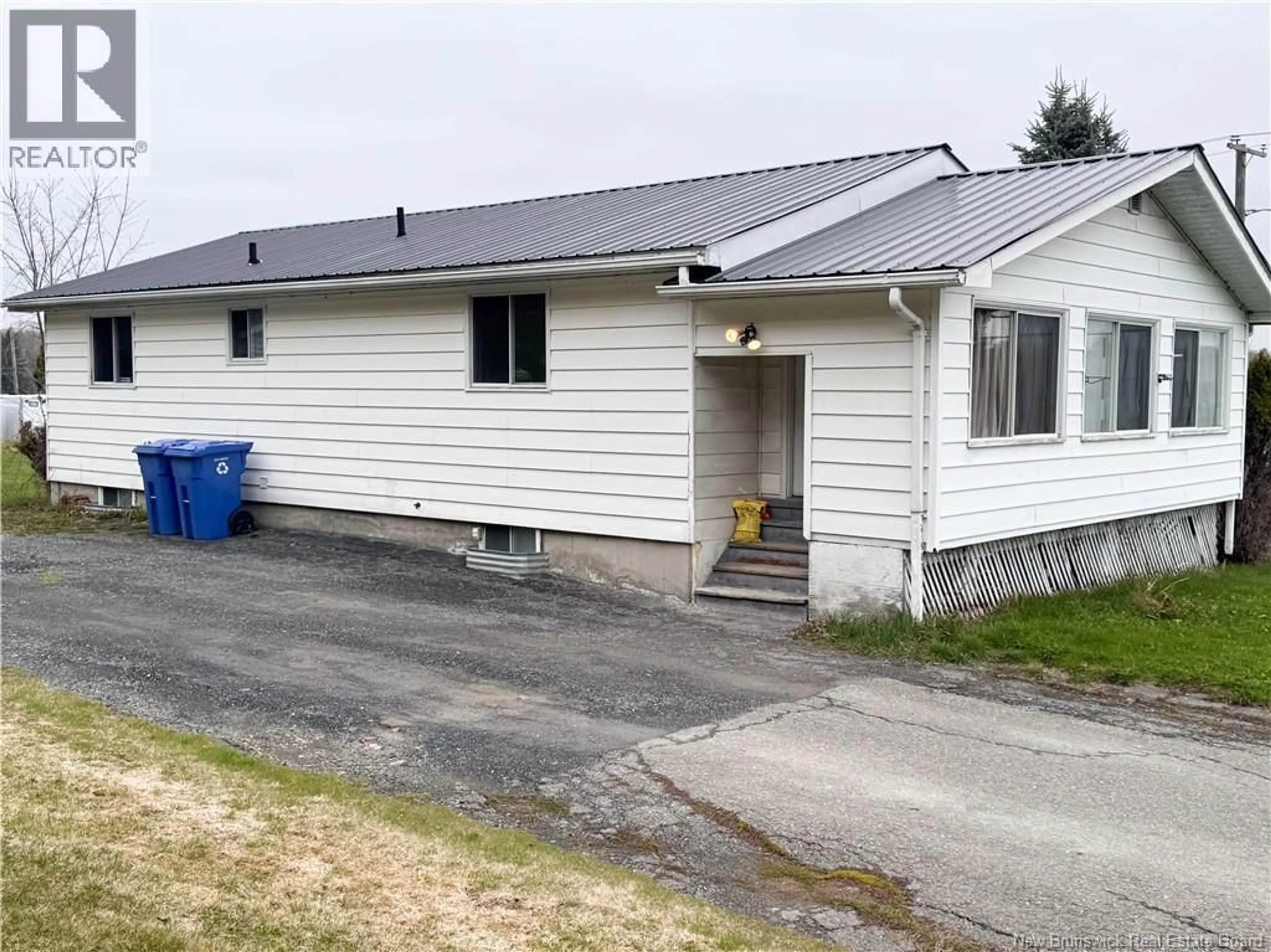 Unknown for 205 HOULTON STREET, Woodstock New Brunswick E7M4L7