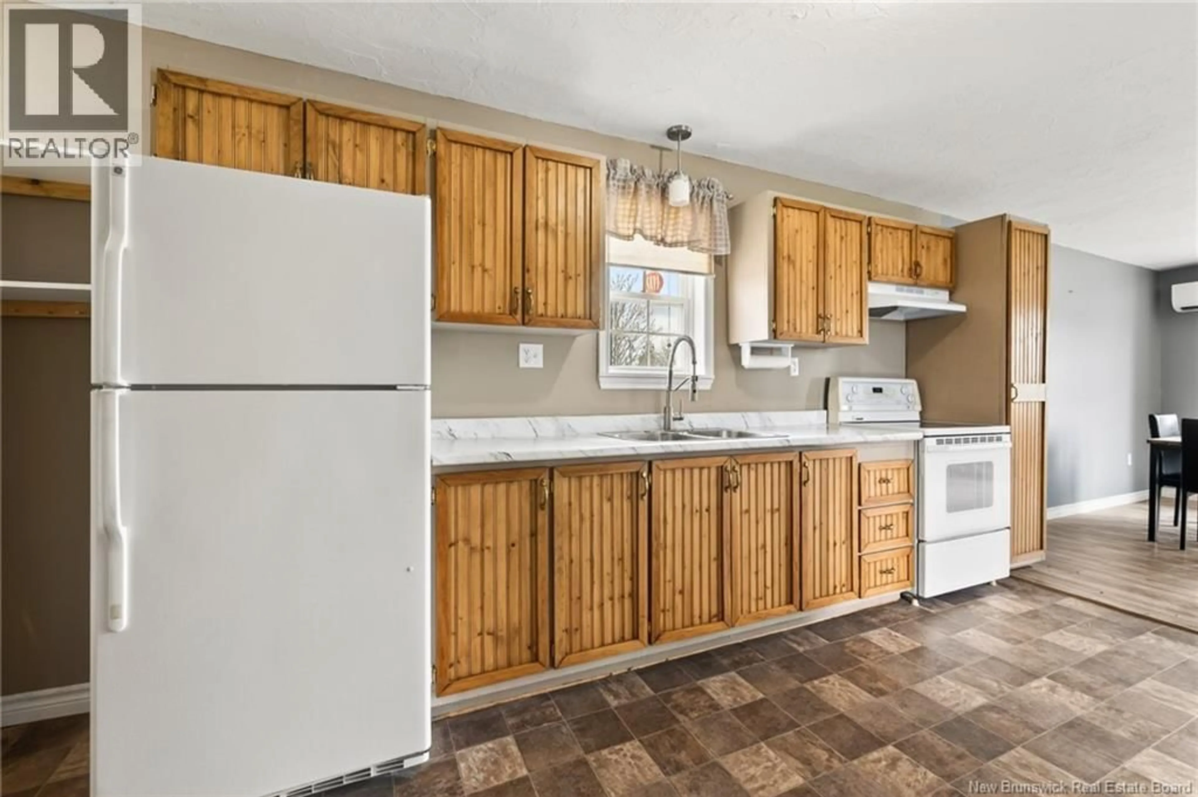Standard kitchen, unknown for 1611 ROUTE 515, Sainte-Marie-De-Kent New Brunswick E4S2A7