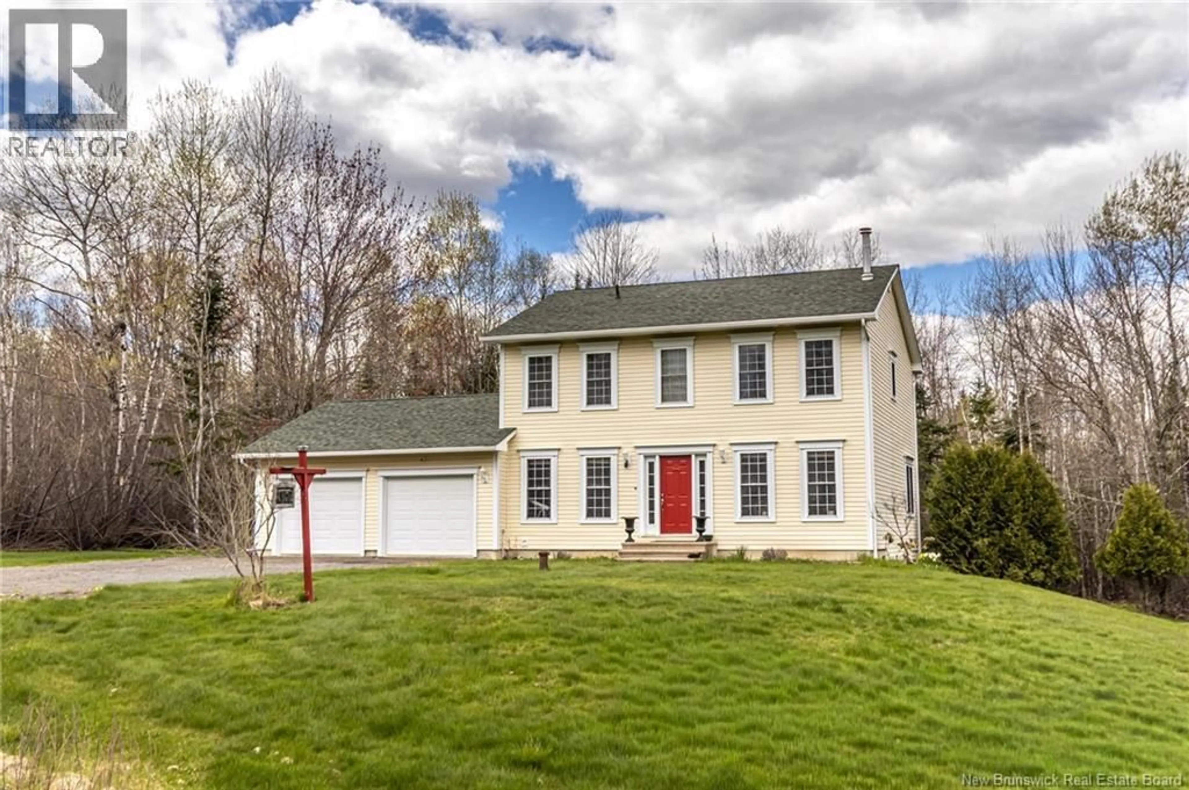 Home with vinyl exterior material, street for 140 GARDEN GROVE STREET, Lincoln New Brunswick E3B7G8