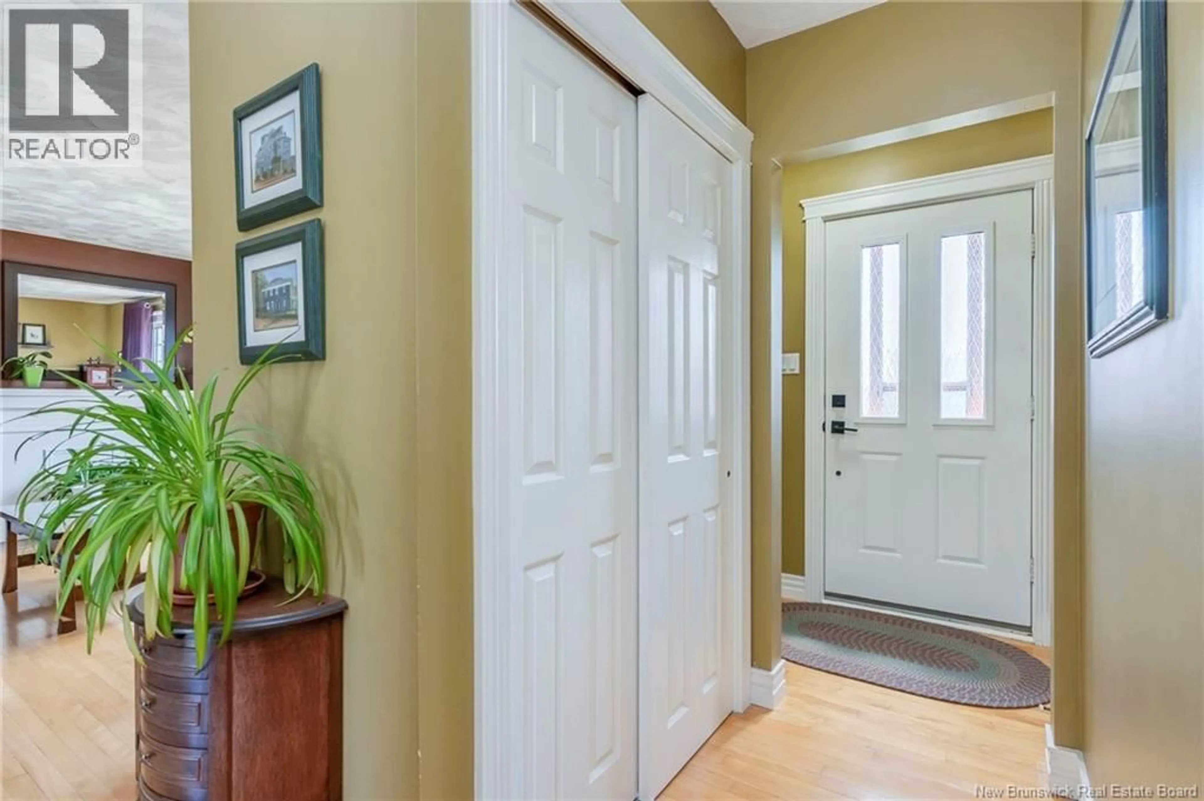 Indoor entryway for 162 QUEEN MARY ROAD, Moncton New Brunswick E1A3P5