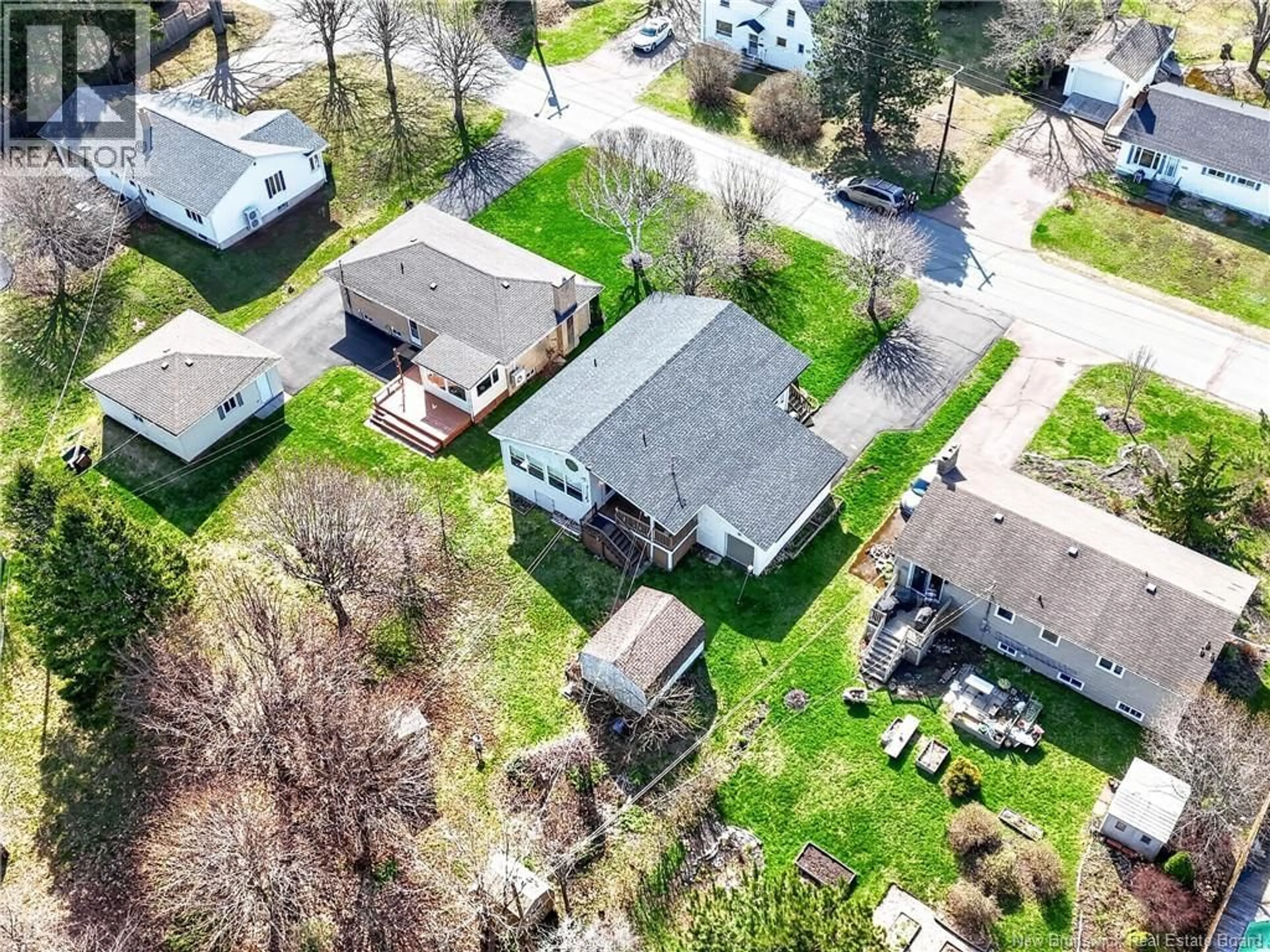 A pic from outside/outdoor area/front of a property/back of a property/a pic from drone, street for 252 CHAPELLE STREET, Dieppe New Brunswick E1E1G6