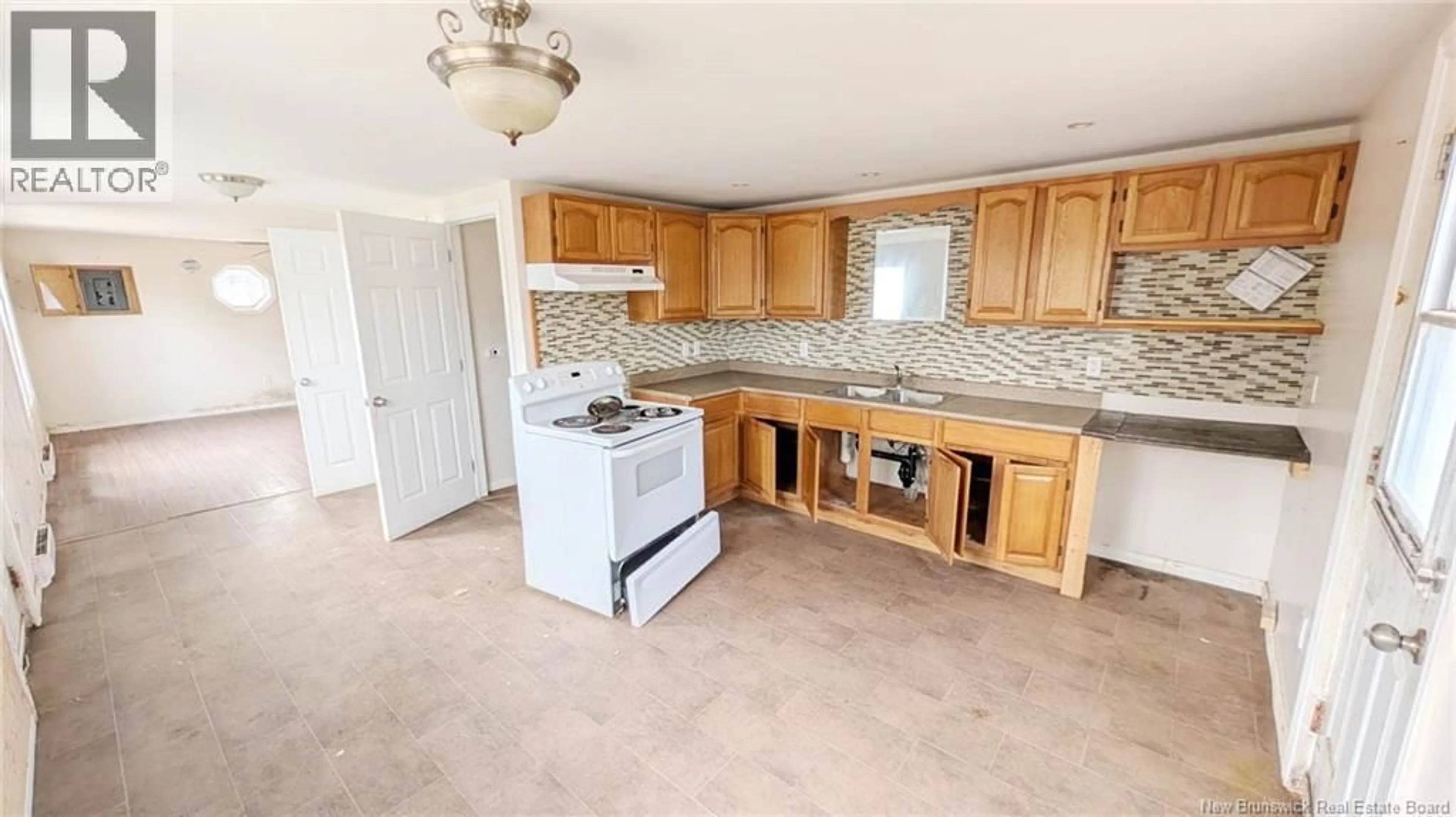 Standard kitchen, ceramic/tile floor for 5698 ROUTE 134 ROUTE, Bouctouche New Brunswick E4S5G8