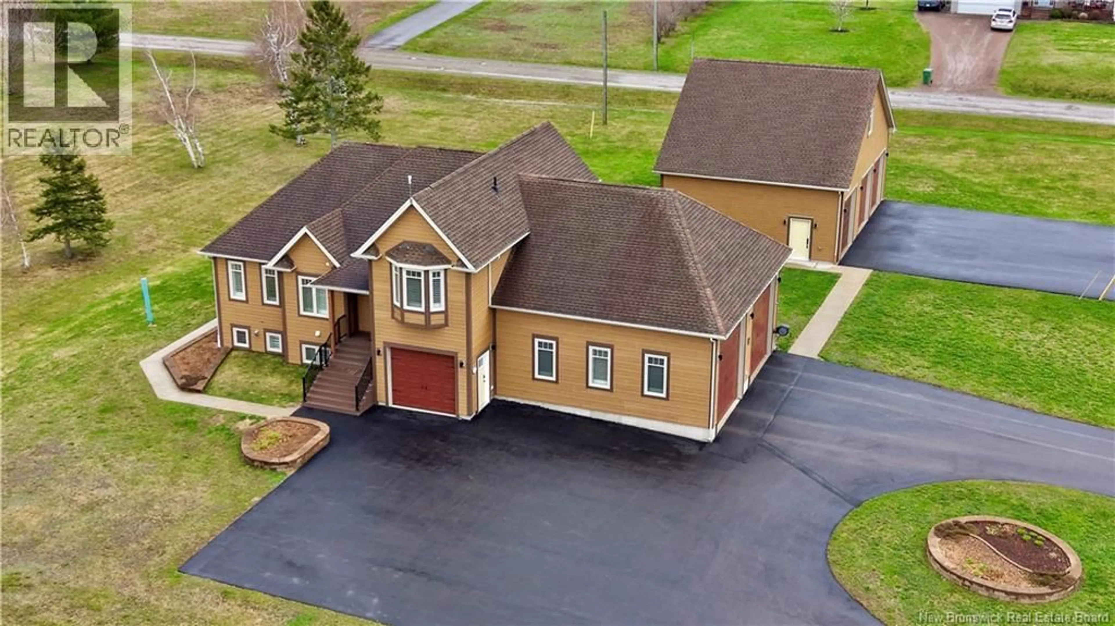 A pic from outside/outdoor area/front of a property/back of a property/a pic from drone, building for 26 CHEMIN DES POIRIER, Shediac Bridge New Brunswick E4R5Z6