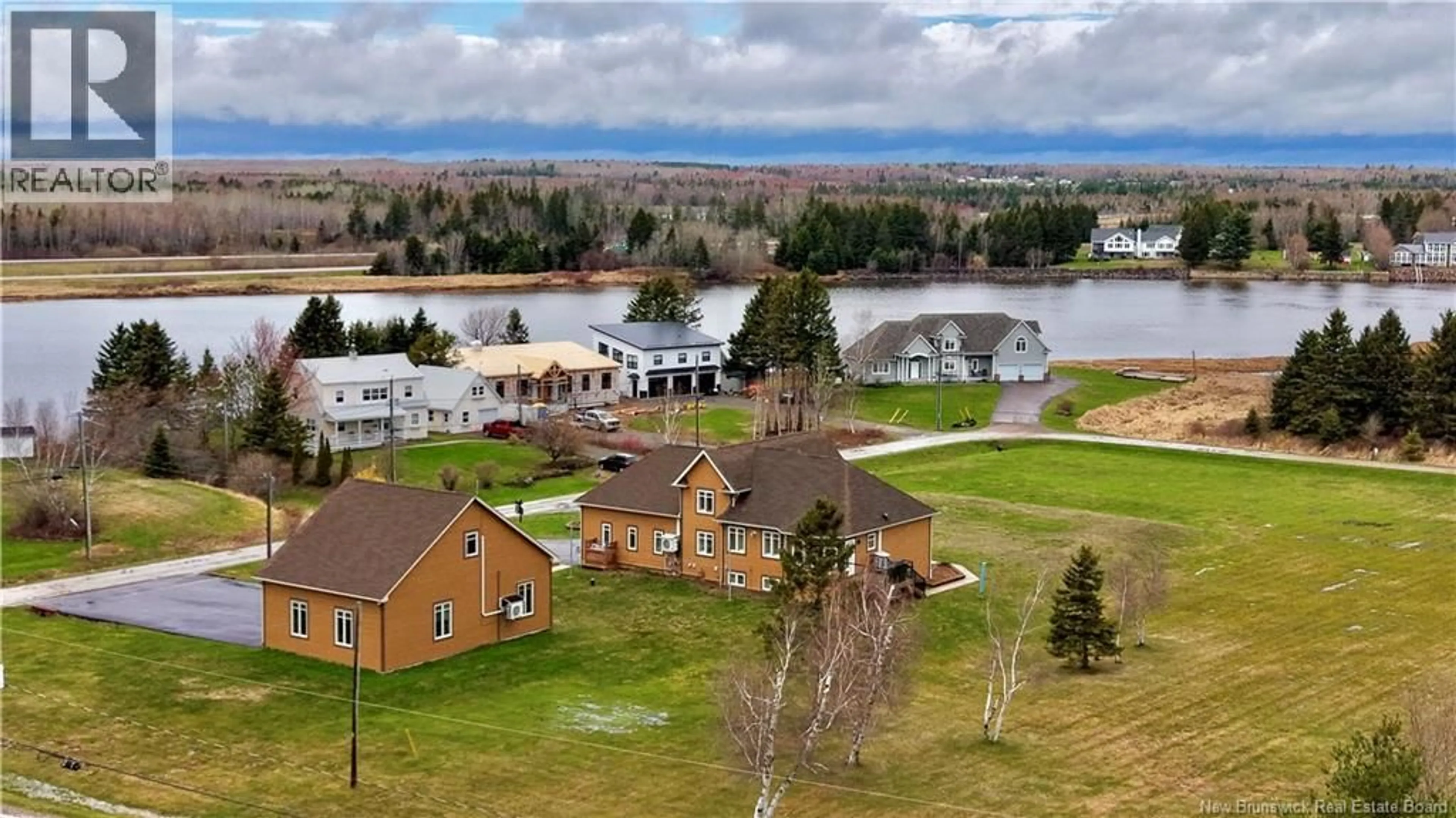 A pic from outside/outdoor area/front of a property/back of a property/a pic from drone, water/lake/river/ocean view for 26 CHEMIN DES POIRIER, Shediac Bridge New Brunswick E4R5Z6