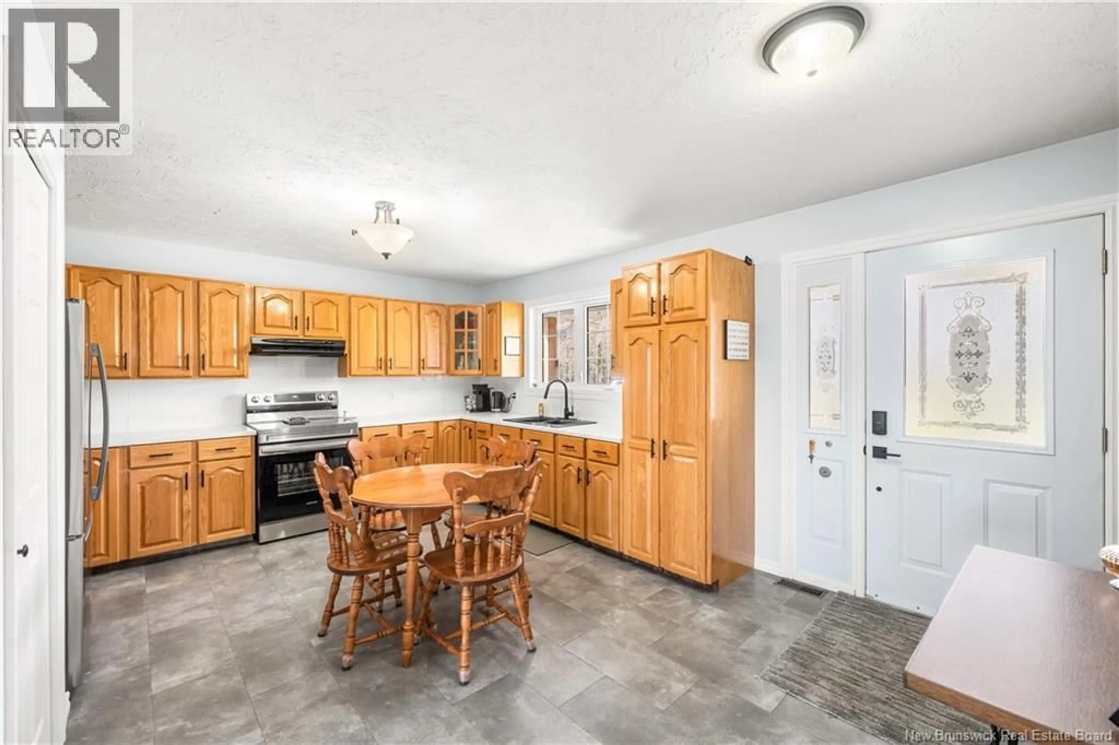 Standard kitchen, ceramic/tile floor for 70 MAXIME ROAD, Saint-Louis-De-Kent New Brunswick E4X1W1