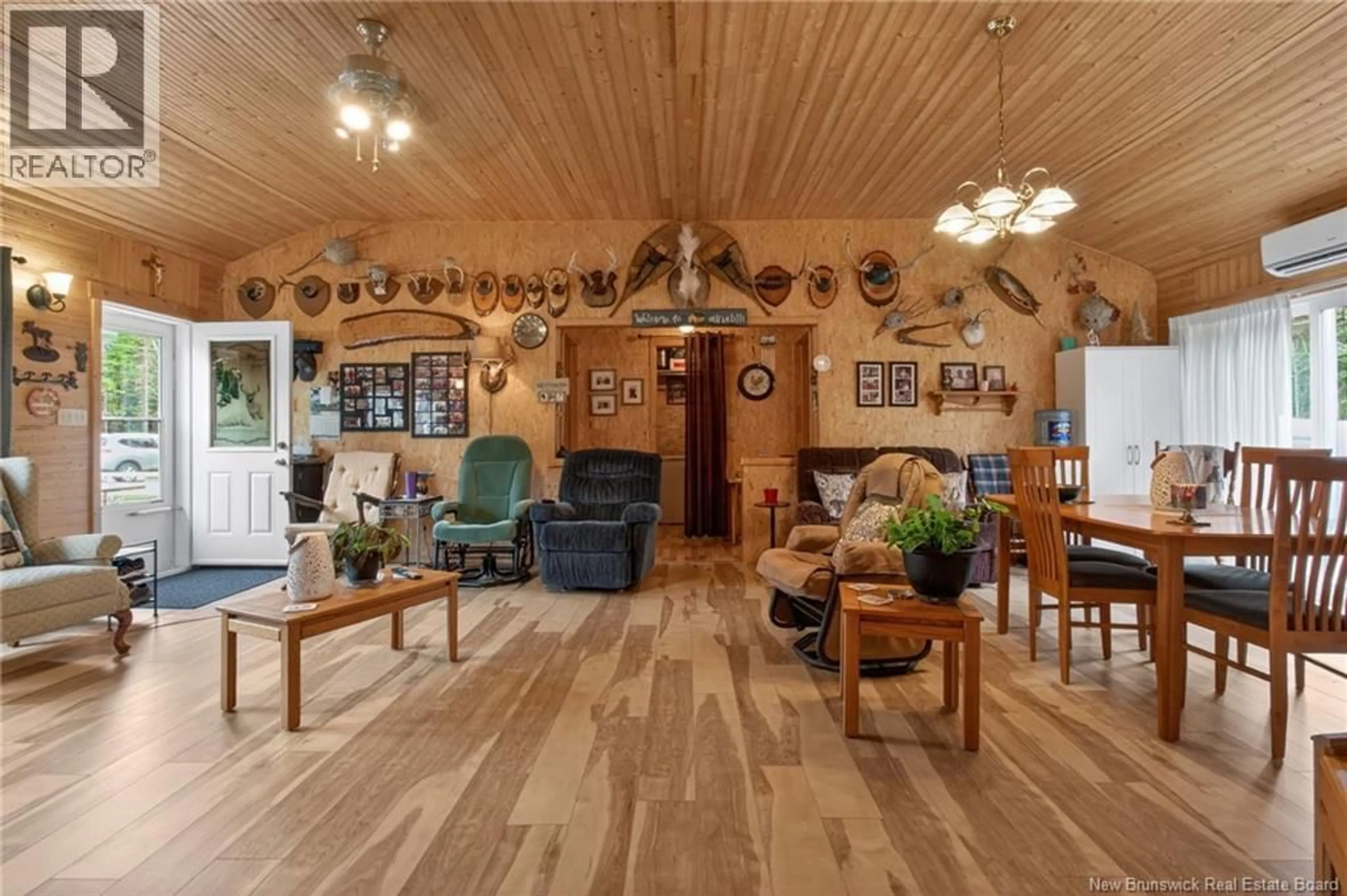Indoor foyer for 16 PERRY ROAD, Havelock New Brunswick E4Z5Z6