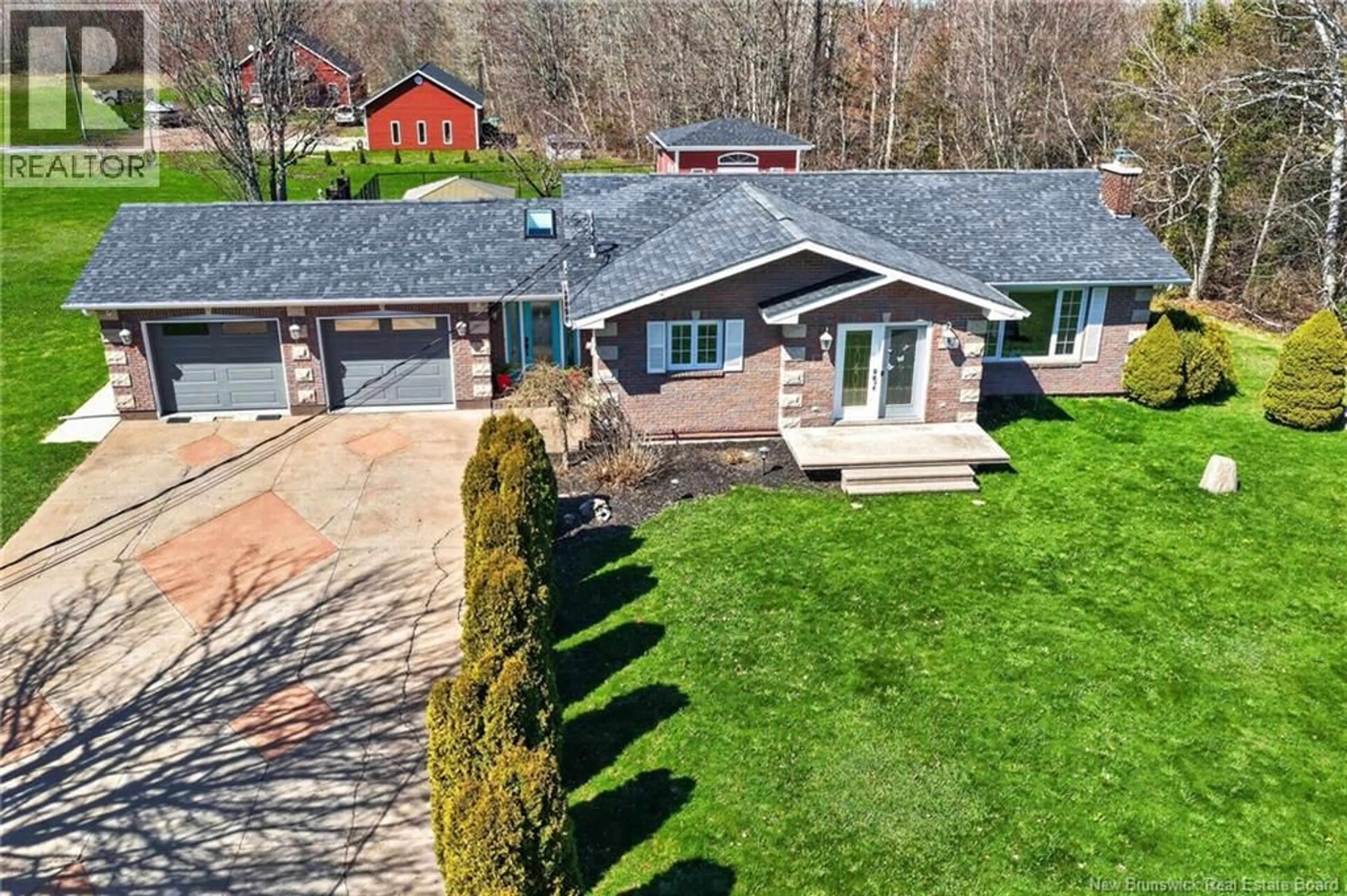 A pic from outside/outdoor area/front of a property/back of a property/a pic from drone, street for 194 TROIS-RUISSEAUX, Cap-Pelé New Brunswick E4N2C1