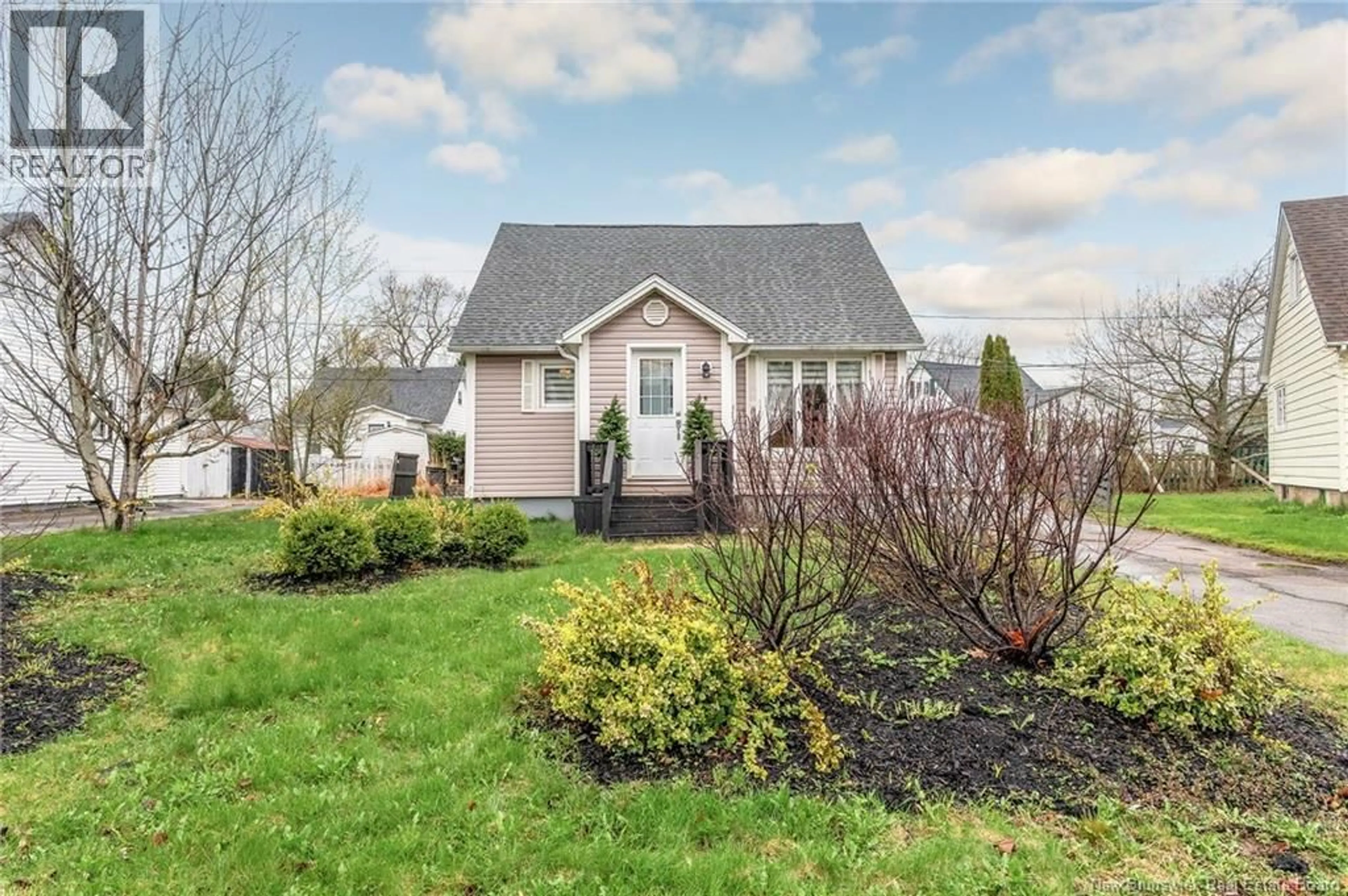 Home with vinyl exterior material, street for 96 LESLIE STREET, Moncton New Brunswick E1C6M5