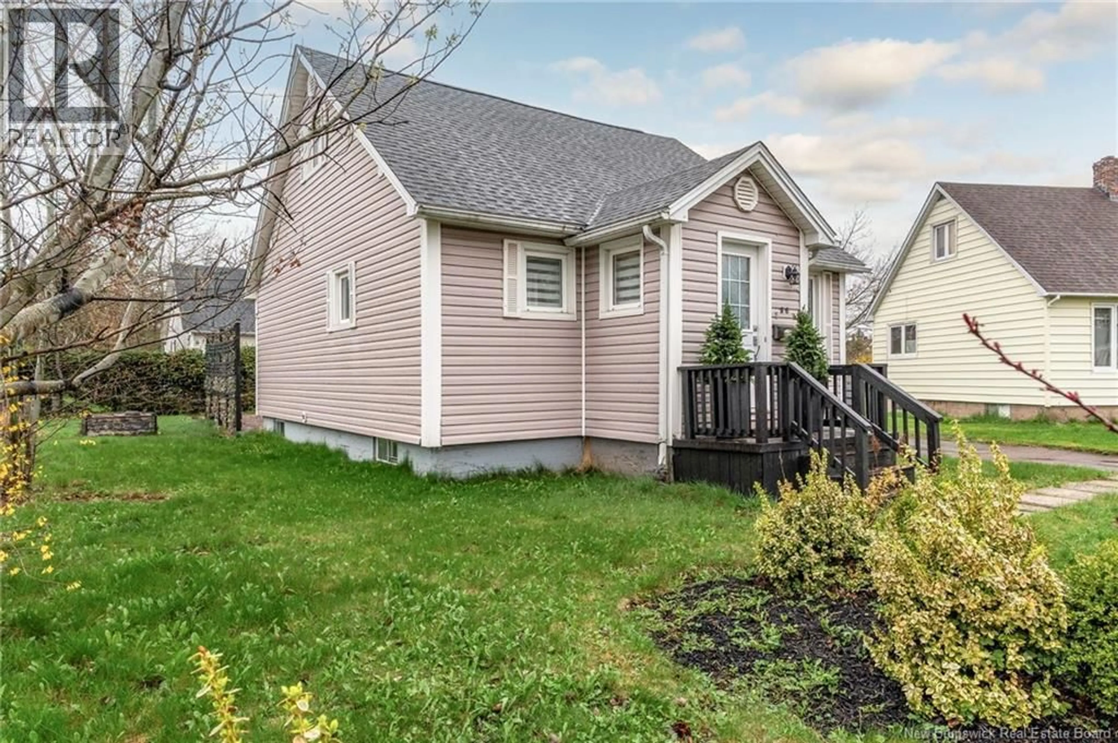 Home with vinyl exterior material, street for 96 LESLIE STREET, Moncton New Brunswick E1C6M5