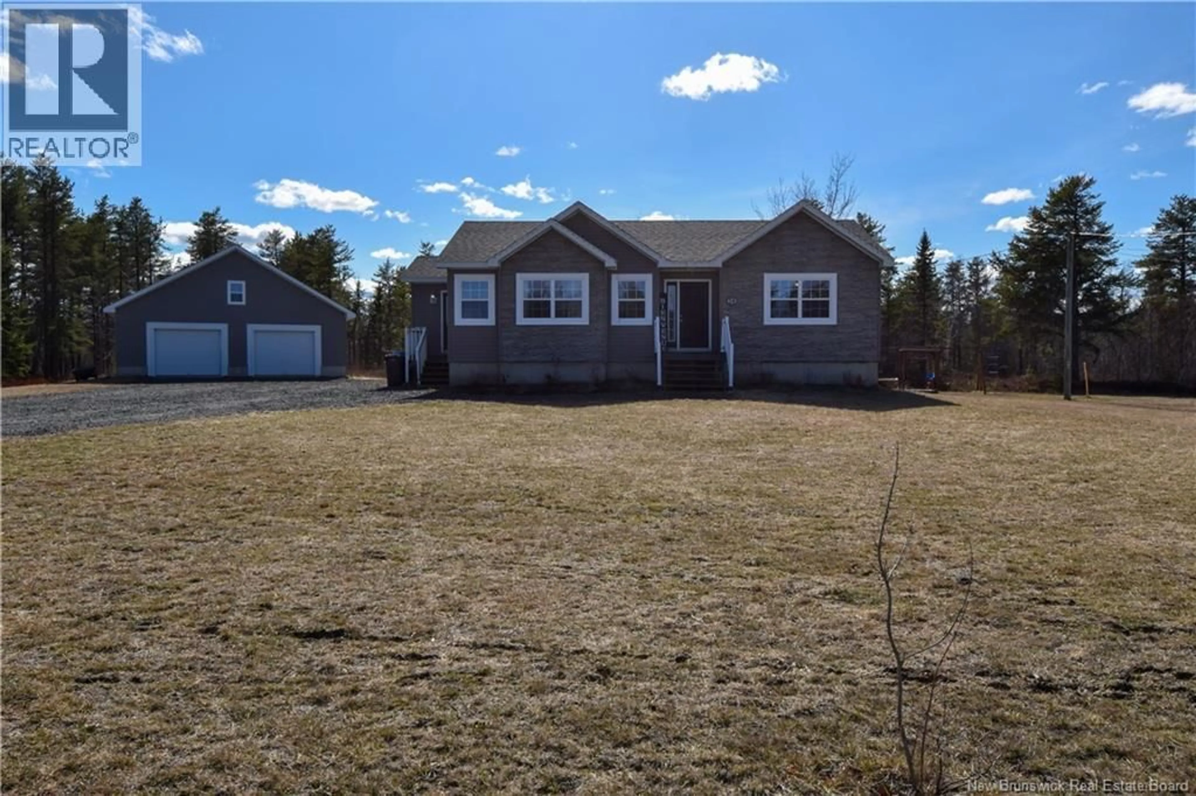 A pic from outside/outdoor area/front of a property/back of a property/a pic from drone, street for 24 NORMAN, Pointe-À-Tom New Brunswick E1X3W8