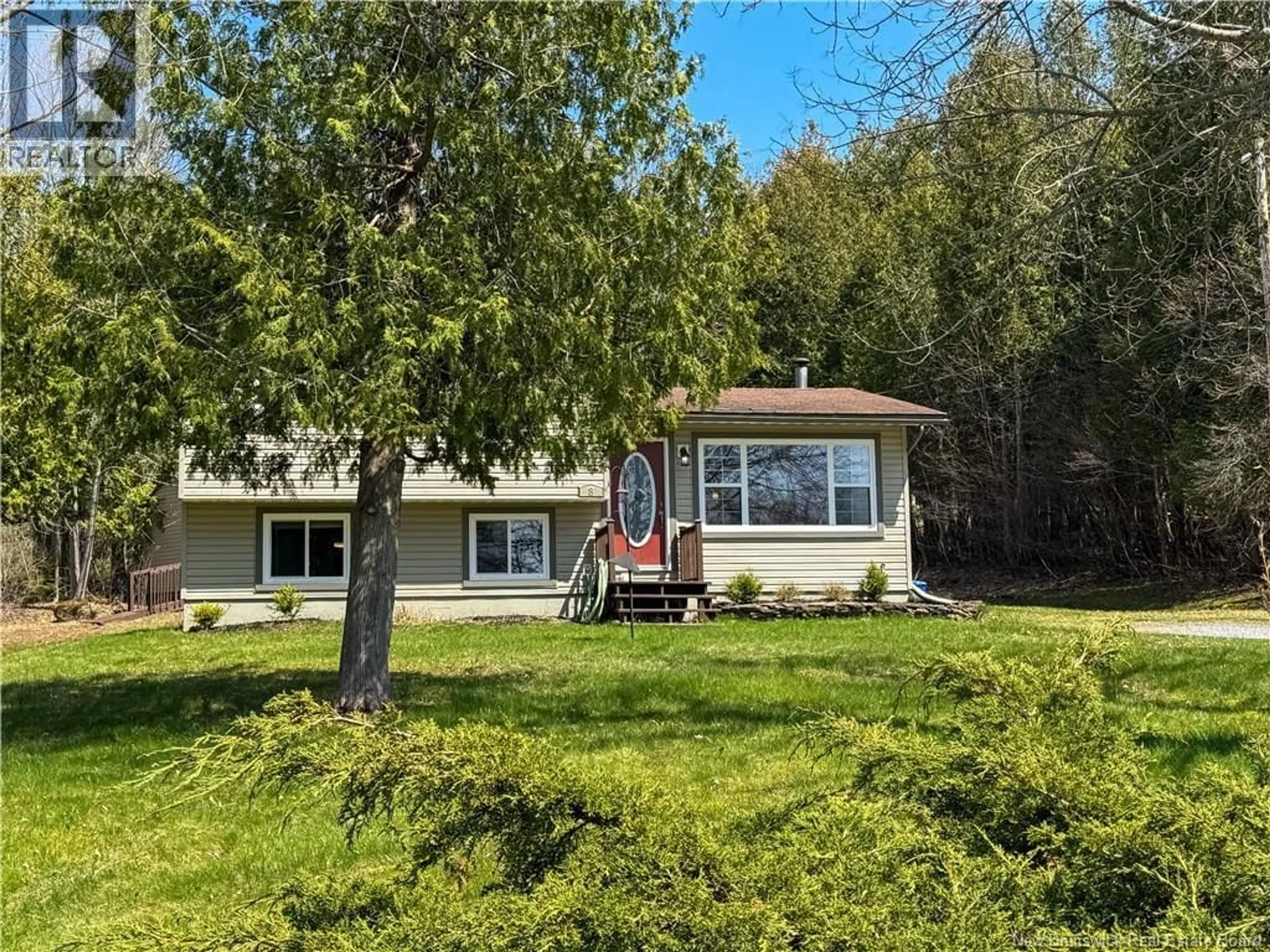 A pic from outside/outdoor area/front of a property/back of a property/a pic from drone, water/lake/river/ocean view for 8 FIREFLY CRESCENT, Quispamsis New Brunswick E2E4P6