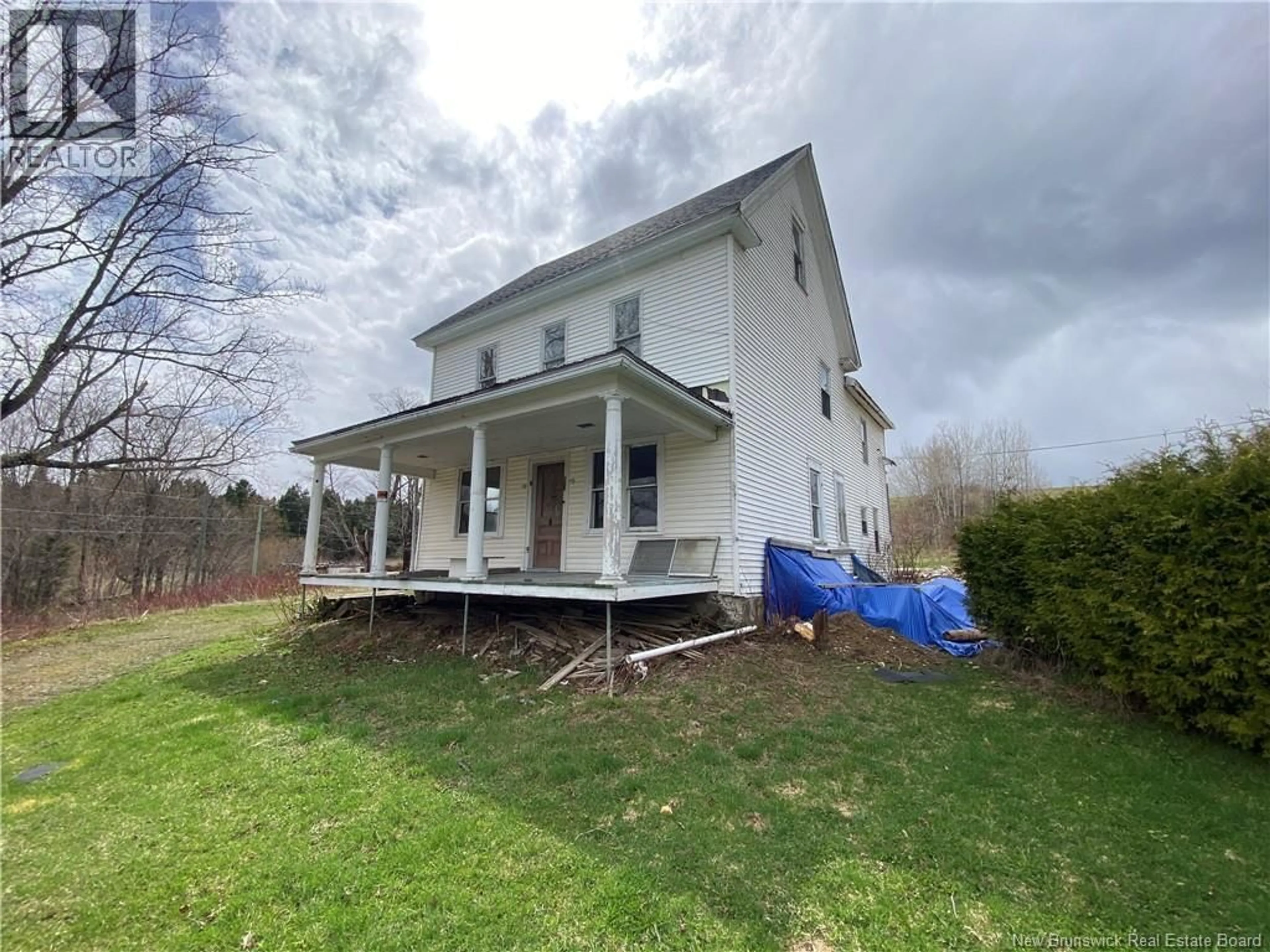 A pic from outside/outdoor area/front of a property/back of a property/a pic from drone, building for 60 BEACONSFIELD ROAD, Beaconsfield New Brunswick E7H1G1