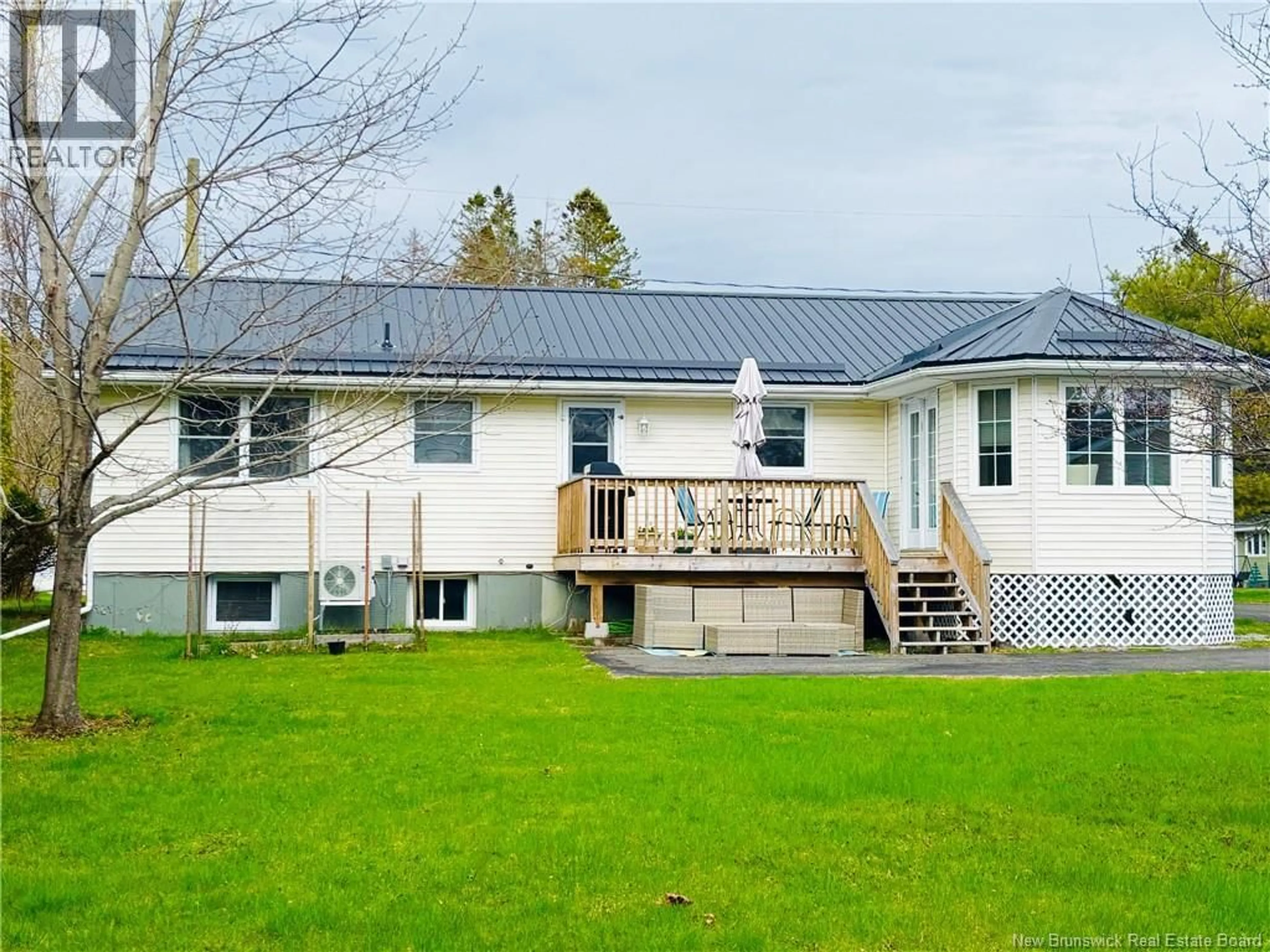 Home with vinyl exterior material, unknown for 35 THOMAS AVENUE, Saint Andrews New Brunswick E5B2M7