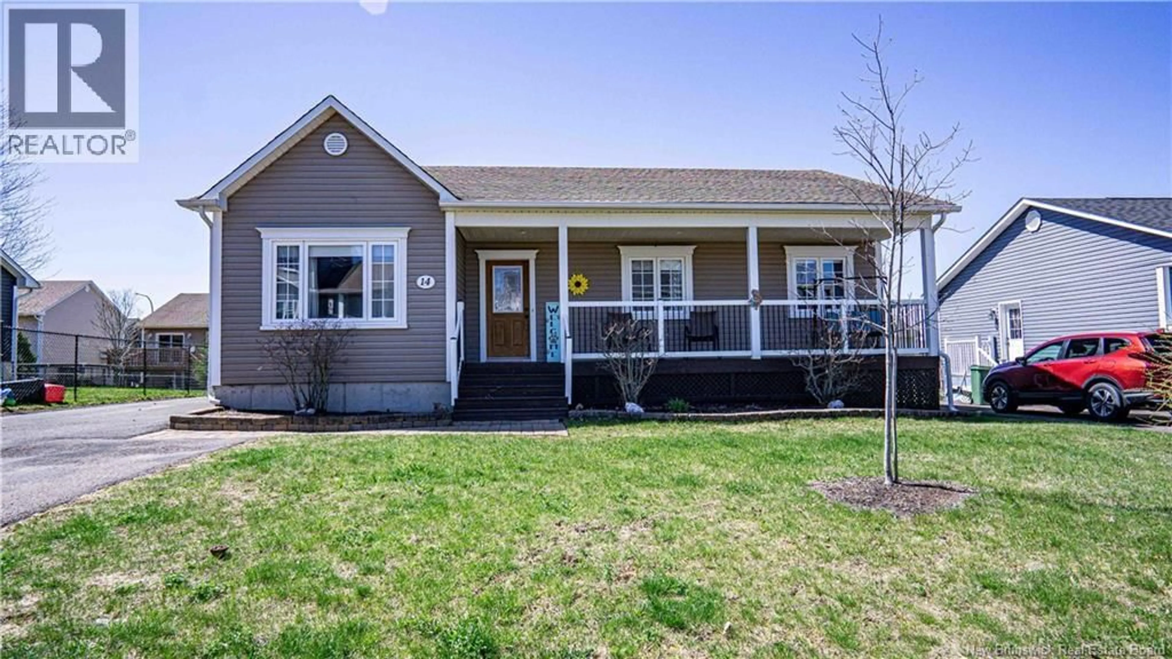 Home with vinyl exterior material, street for 14 HARRIS STREET, Oromocto New Brunswick E2V0A6