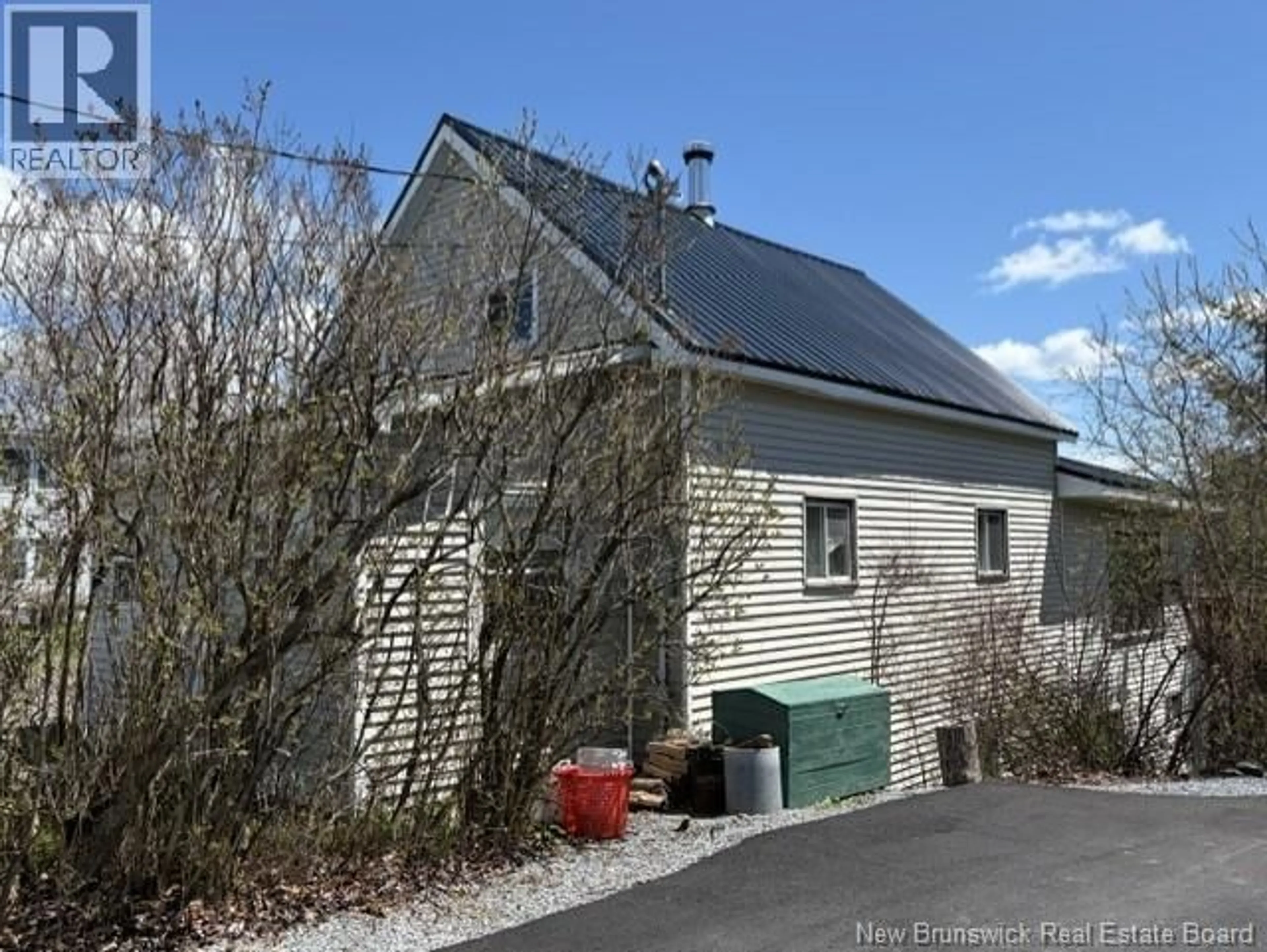 A pic from outside/outdoor area/front of a property/back of a property/a pic from drone, street for 148 BRUNSWICK, St George New Brunswick E5C3A5