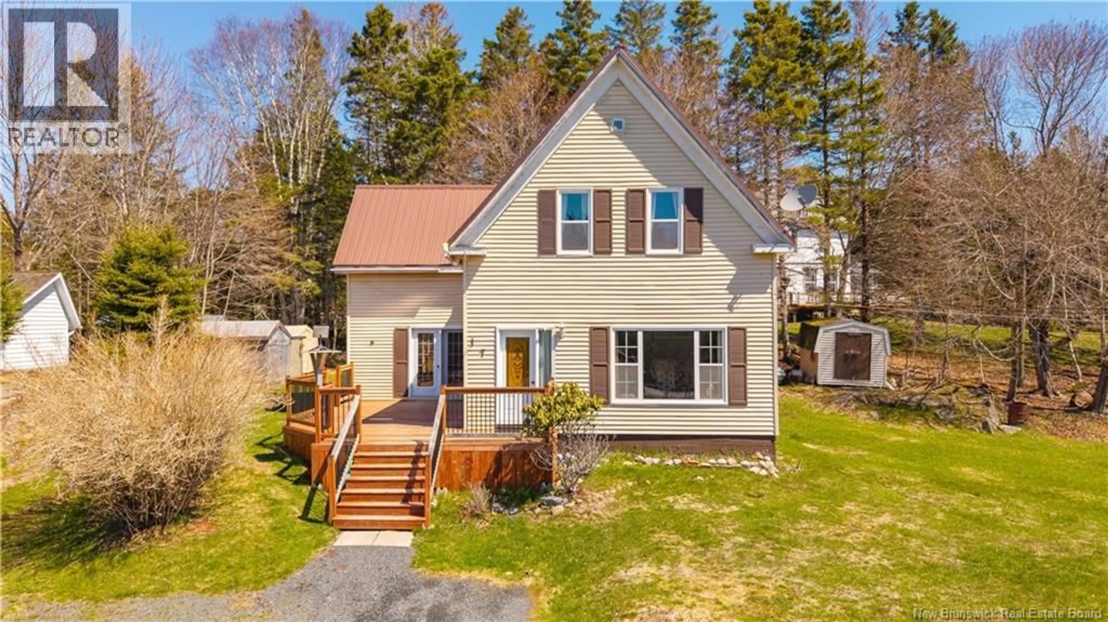 Home with vinyl exterior material, street for 7 LEAMAN ROAD, Lambertville New Brunswick E5V1E3