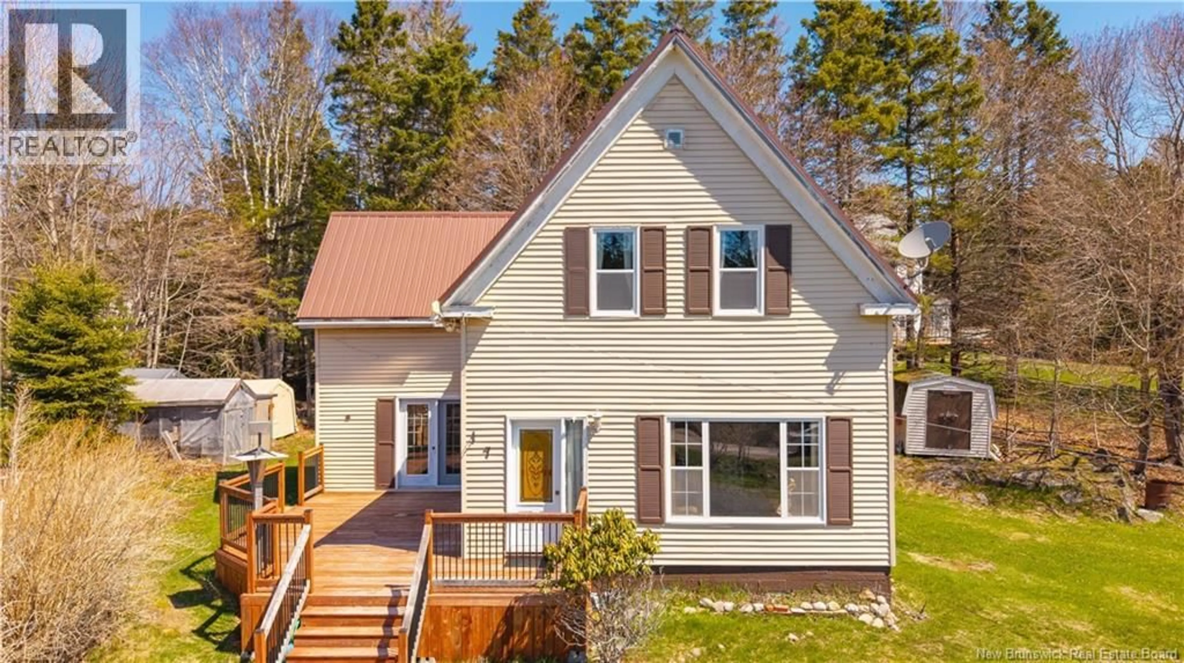 Home with vinyl exterior material, street for 7 LEAMAN ROAD, Lambertville New Brunswick E5V1E3