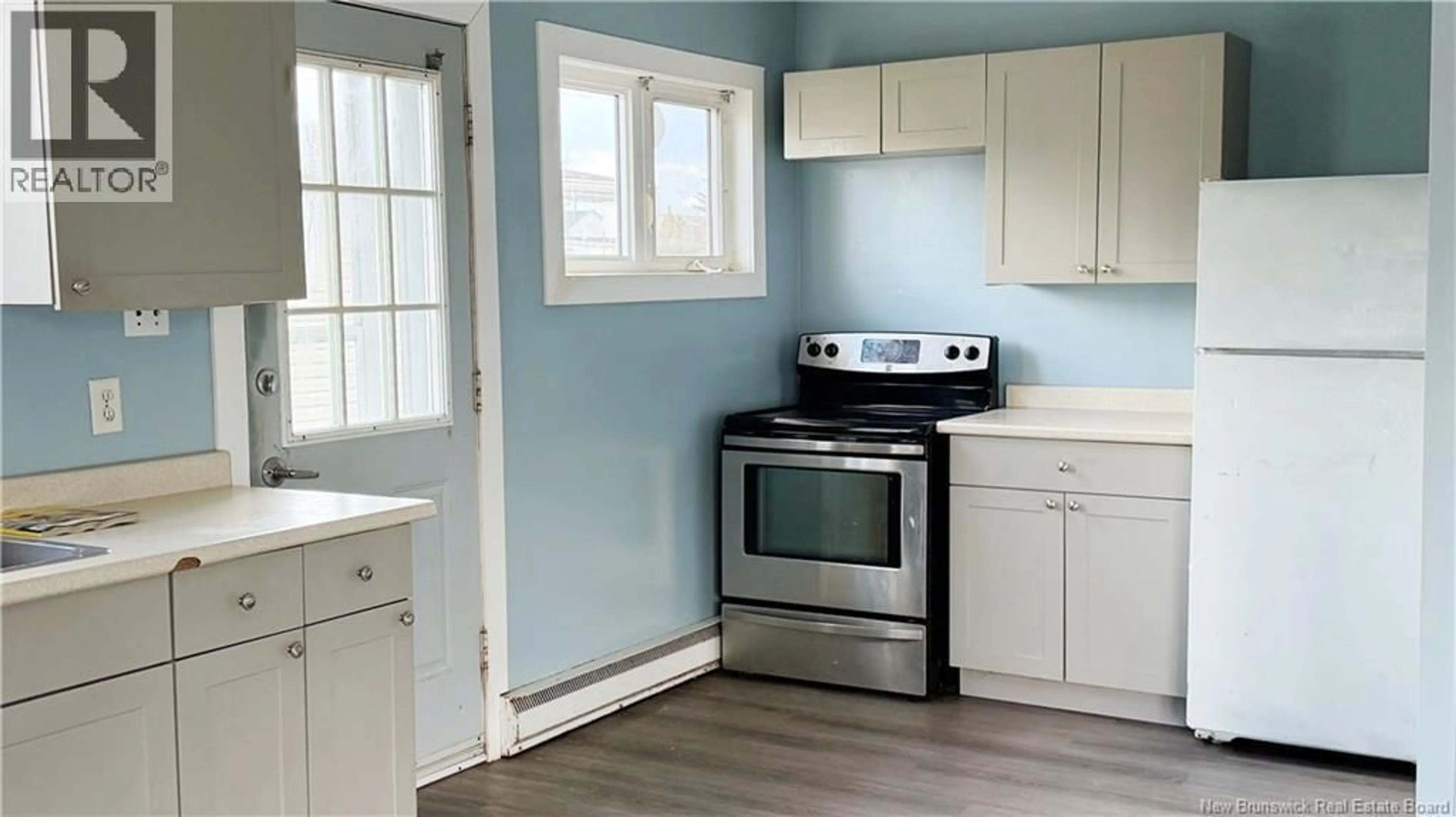 Standard kitchen, wood/laminate floor for 118 CEDAR STREET, Moncton New Brunswick E1C7L4