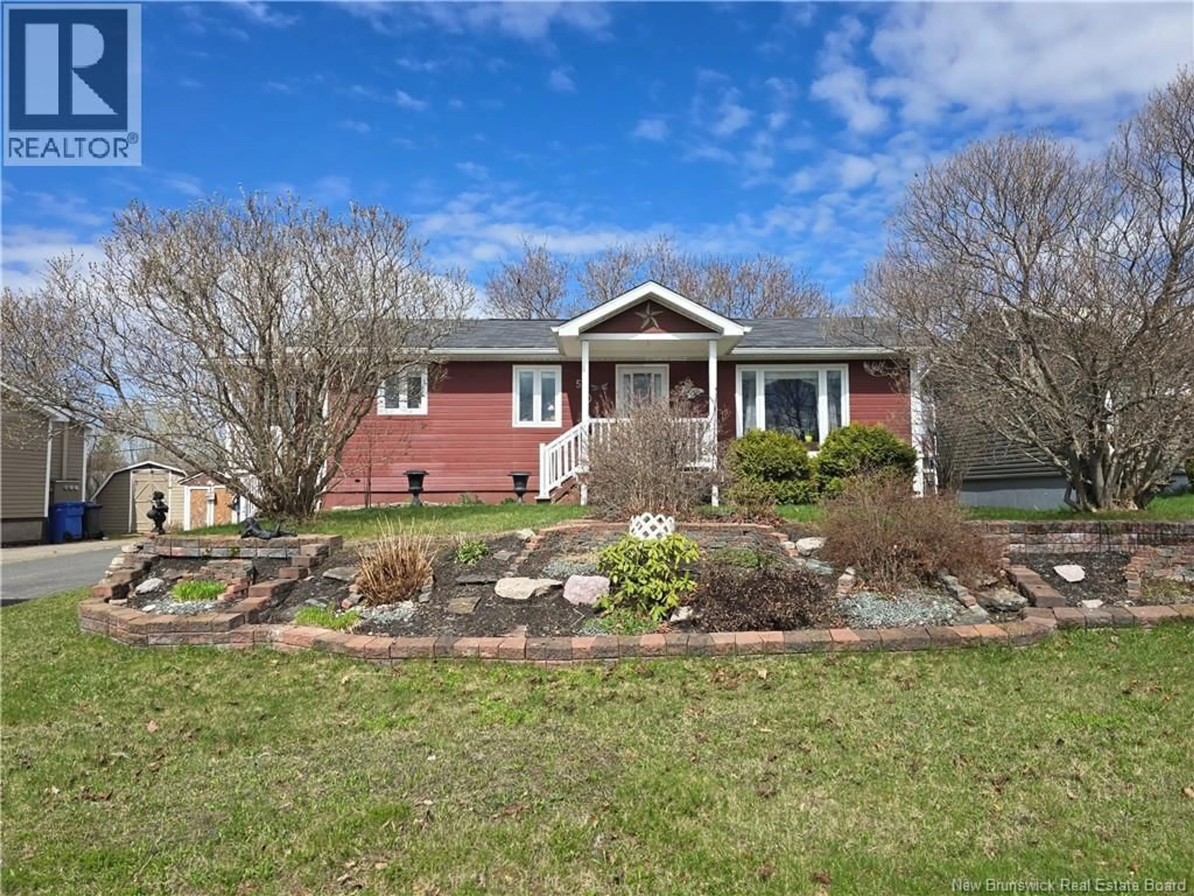 A pic from outside/outdoor area/front of a property/back of a property/a pic from drone, street for 530 FLEET, Bathurst New Brunswick E2A4H1