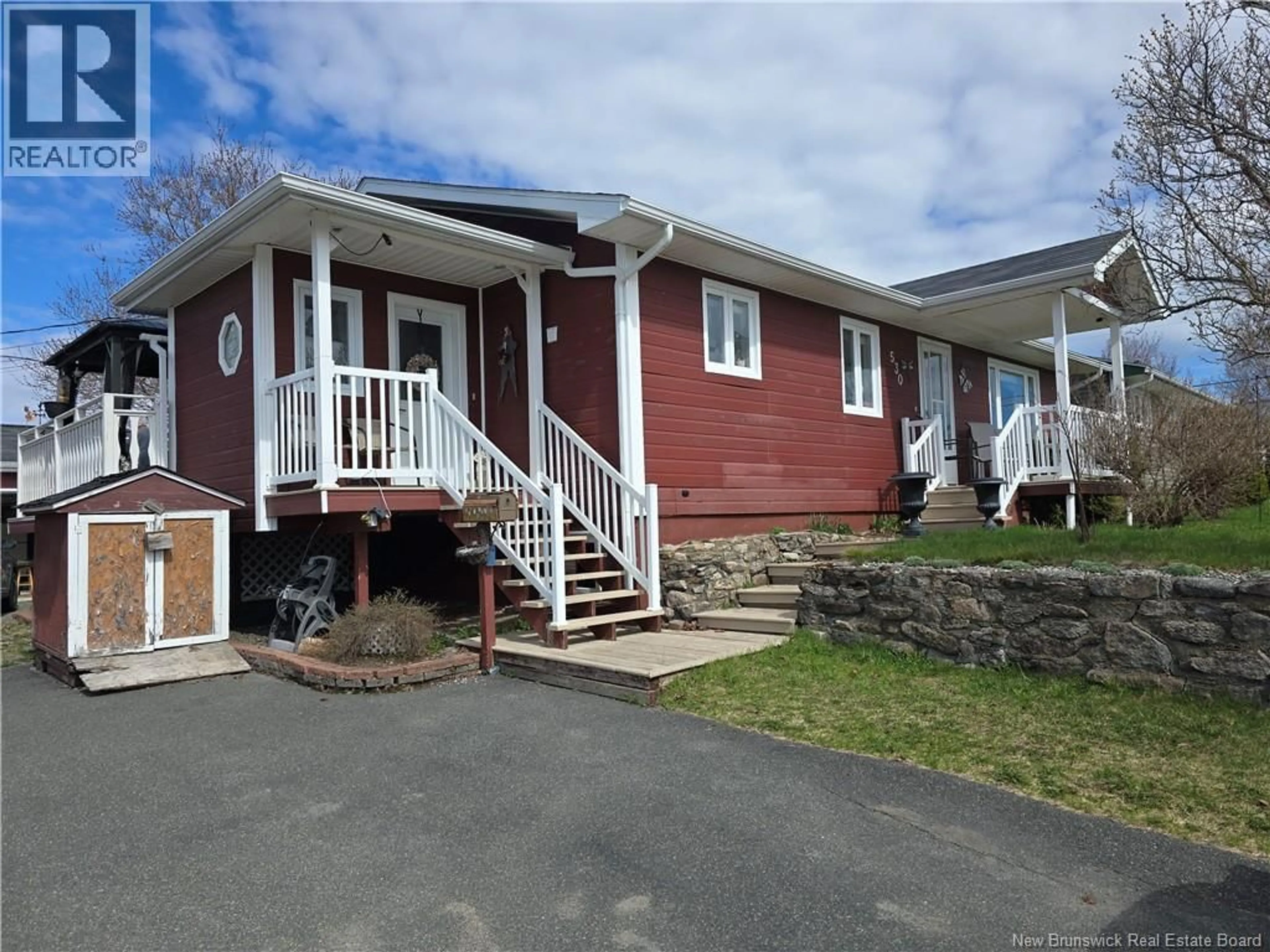 Home with vinyl exterior material, street for 530 FLEET, Bathurst New Brunswick E2A4H1