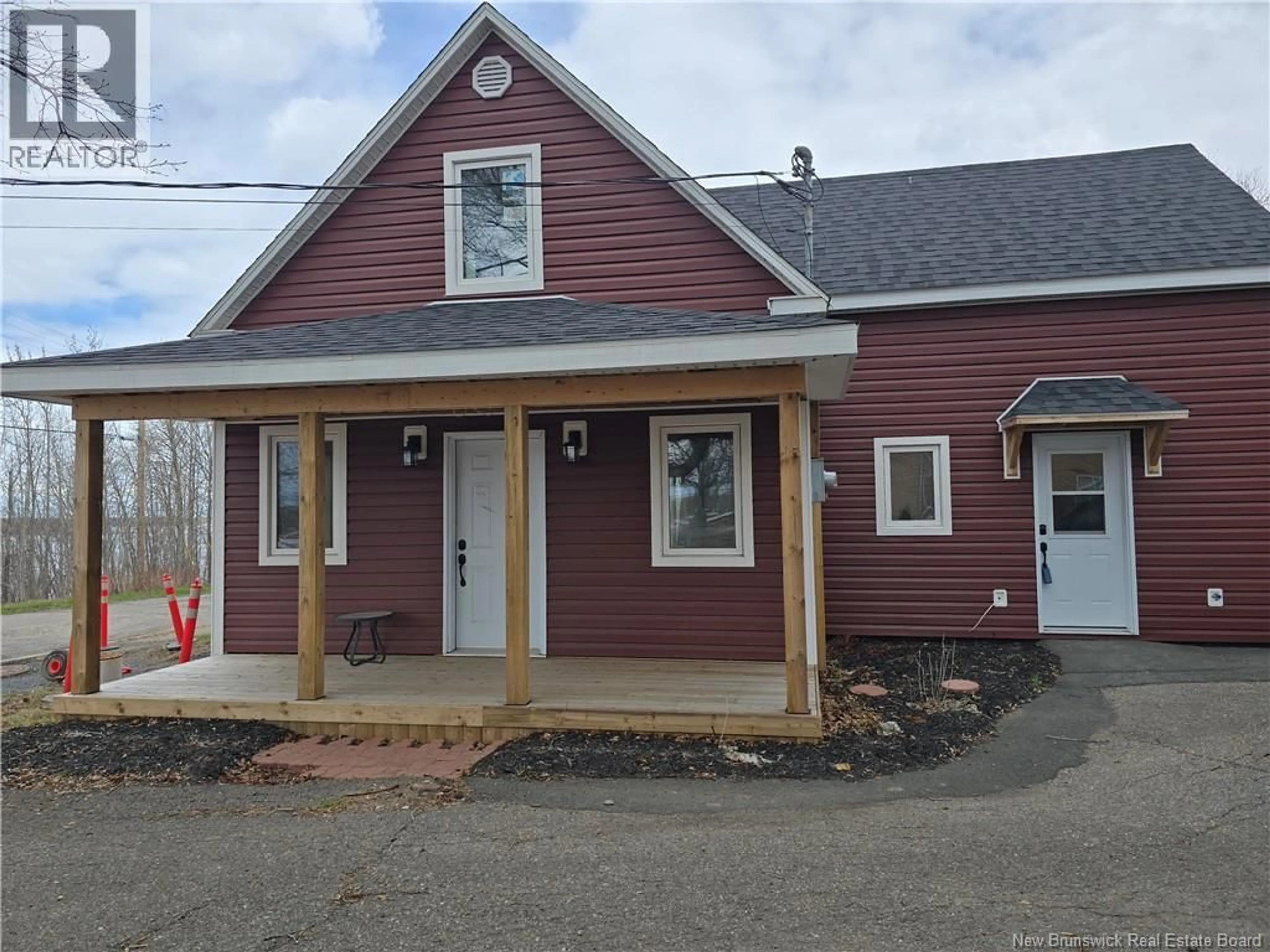 Home with vinyl exterior material, building for 245 PLEASANT, Bathurst New Brunswick E2A3B3