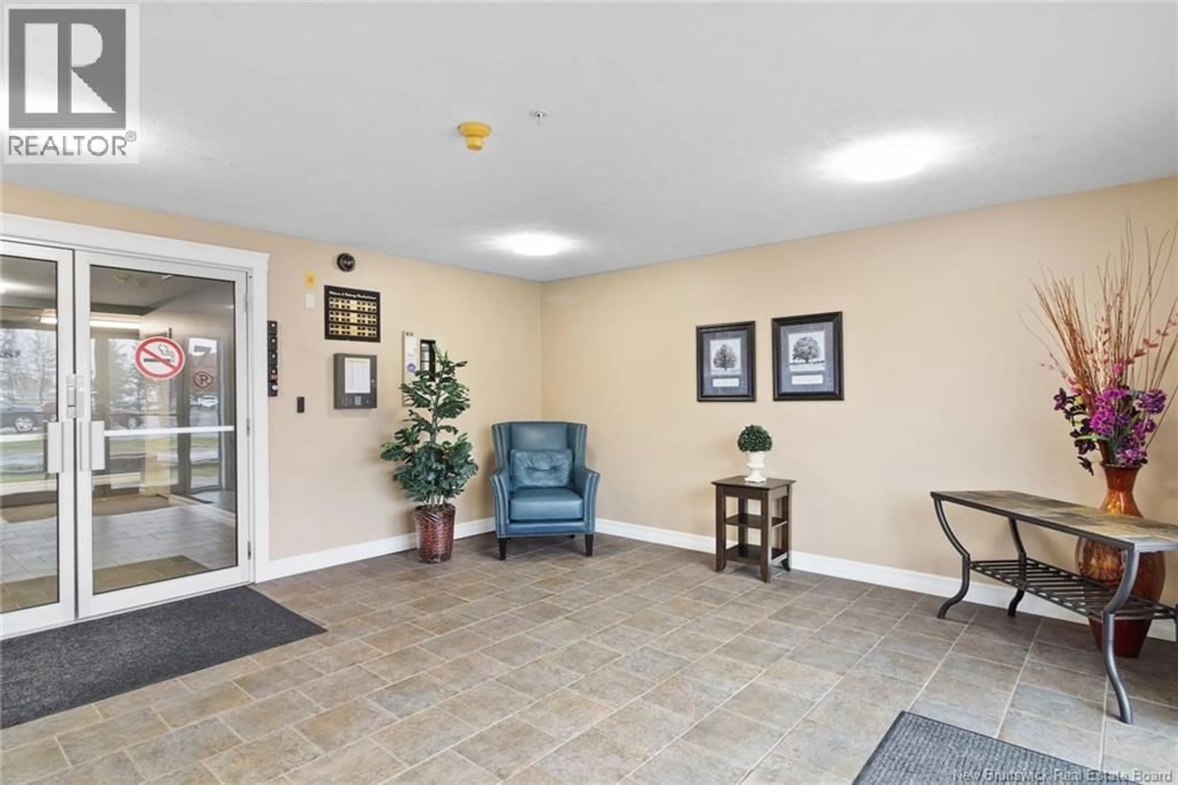 Indoor foyer for 1 - 7 DOYLE DR, Oromocto New Brunswick E2V0B1